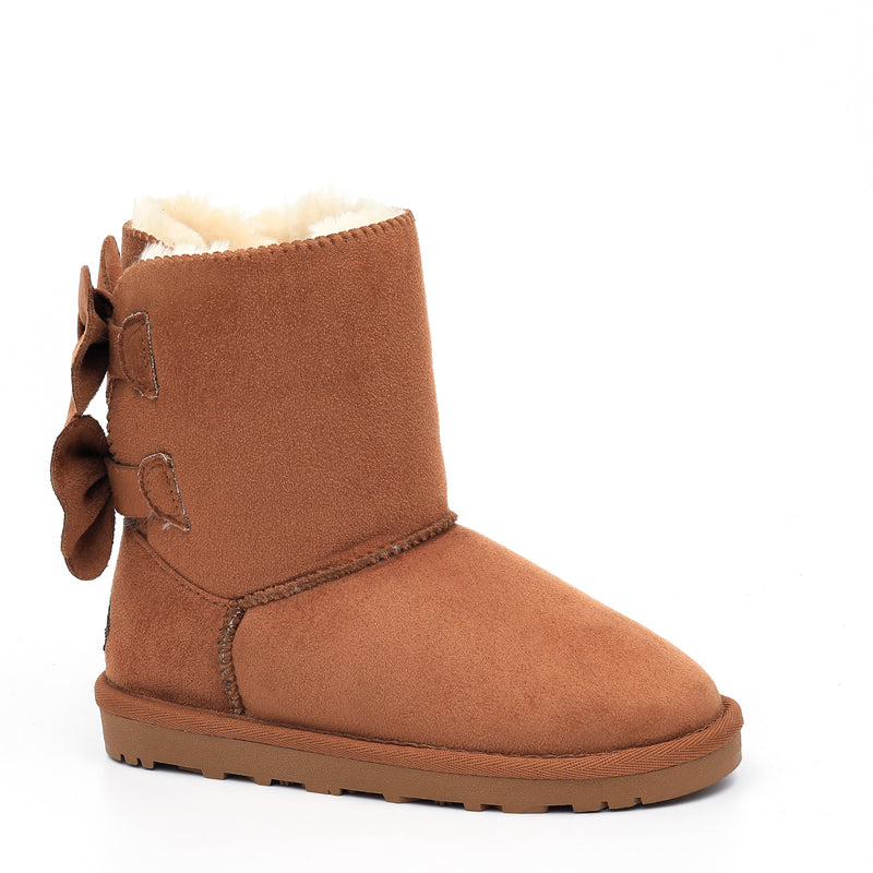 Bottine fourrée Edison camel de trois-quarts, deux nœuds de microfibre à l'arrière