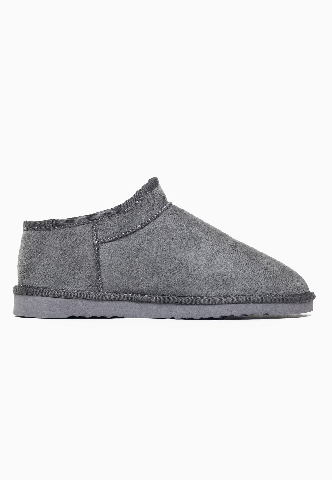 Chausson fourré Francis gris de trois-quarts, microfibre grise au toucher velouté