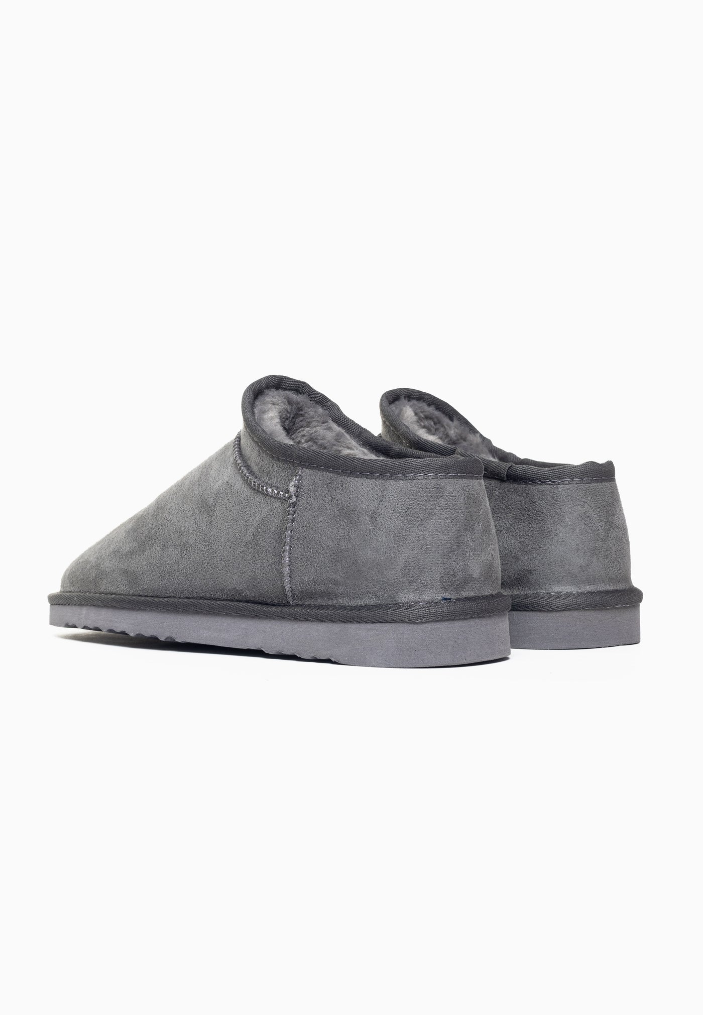 Chaussons fourrés Francis gris vus de dos, doublure grise visible au bord du col