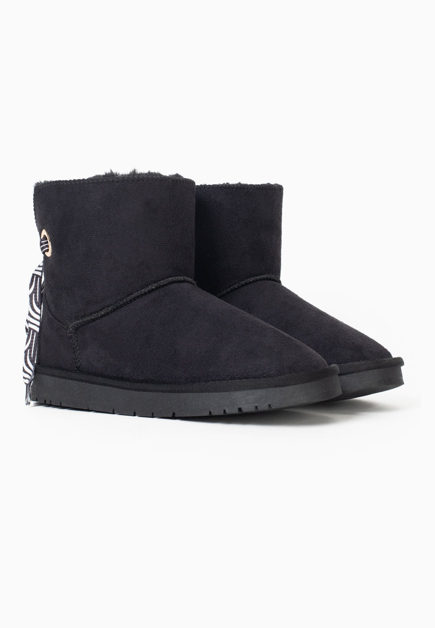 Paire de bottines fourrées Renzo noires de trois-quarts face, cols de fausse fourrure