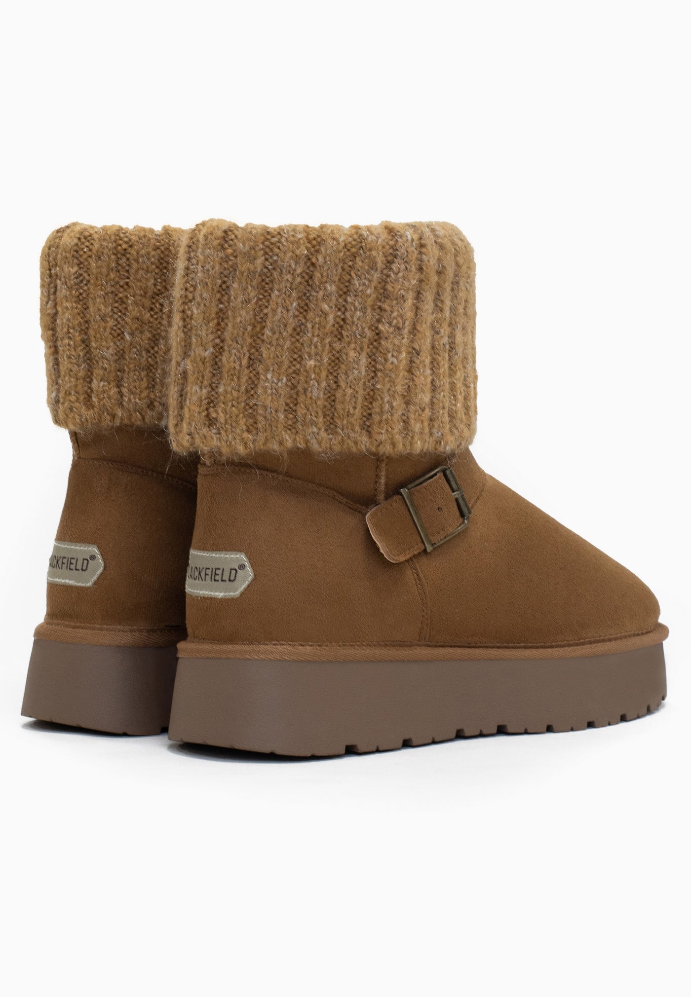 Bottines fourrées Kylie camel de dos, deux étiquettes Blackfield alignées aux talons