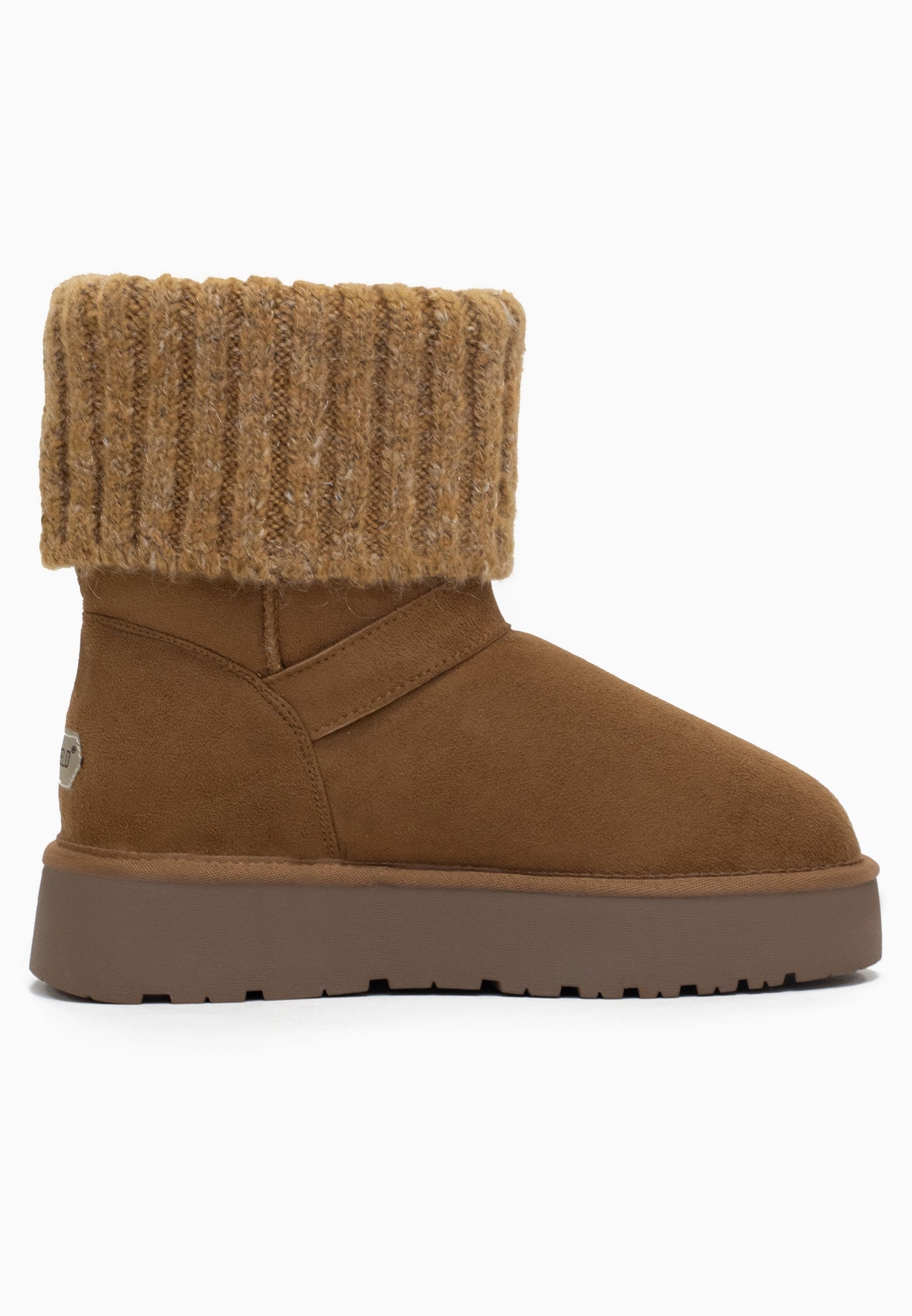 Bottine fourrée Kylie camel vue de l'autre côté, couture en V sur le quartier