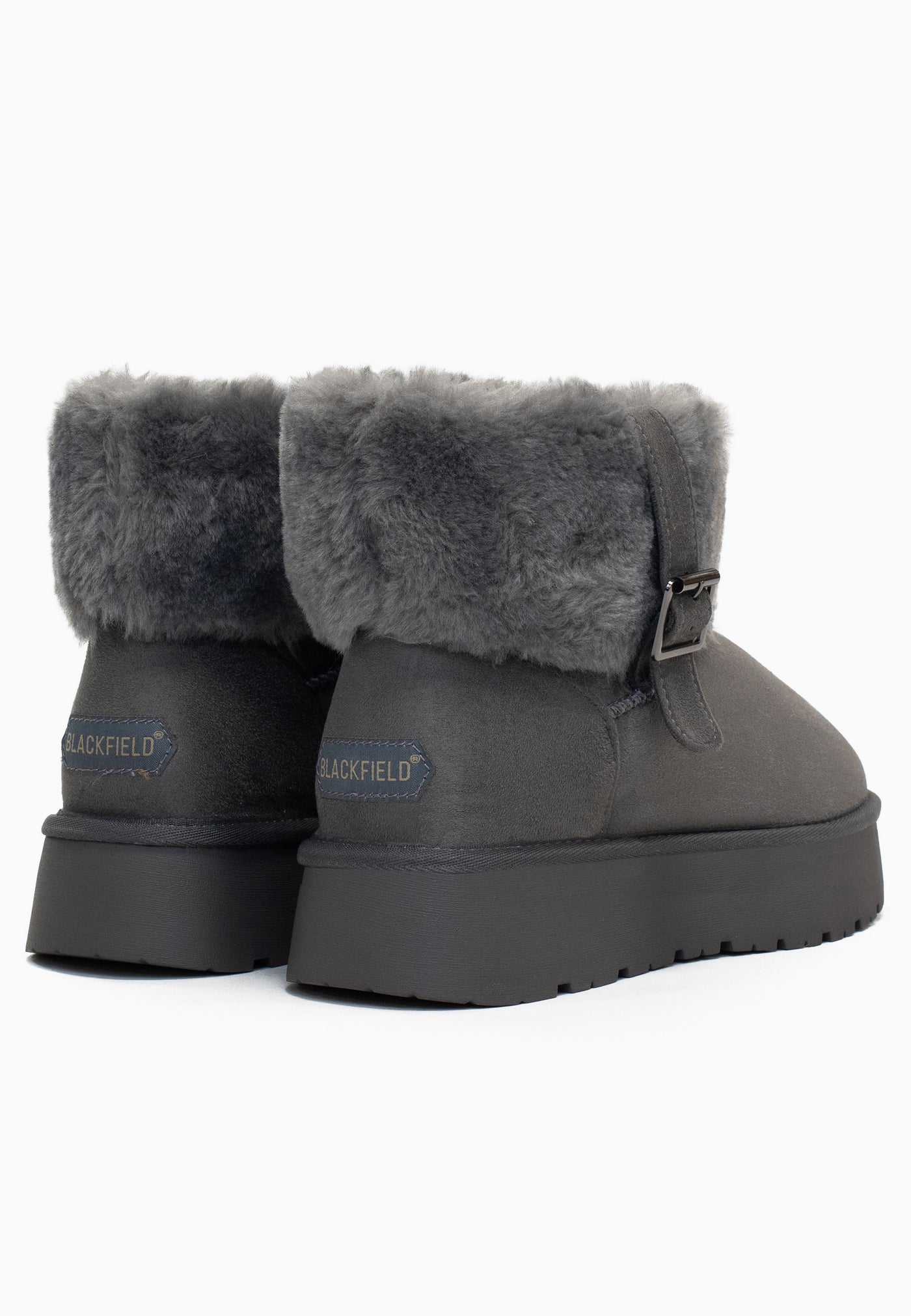 Paire de bottines fourrées Afton anthracite vue de dos, étiquettes Blackfield aux talons