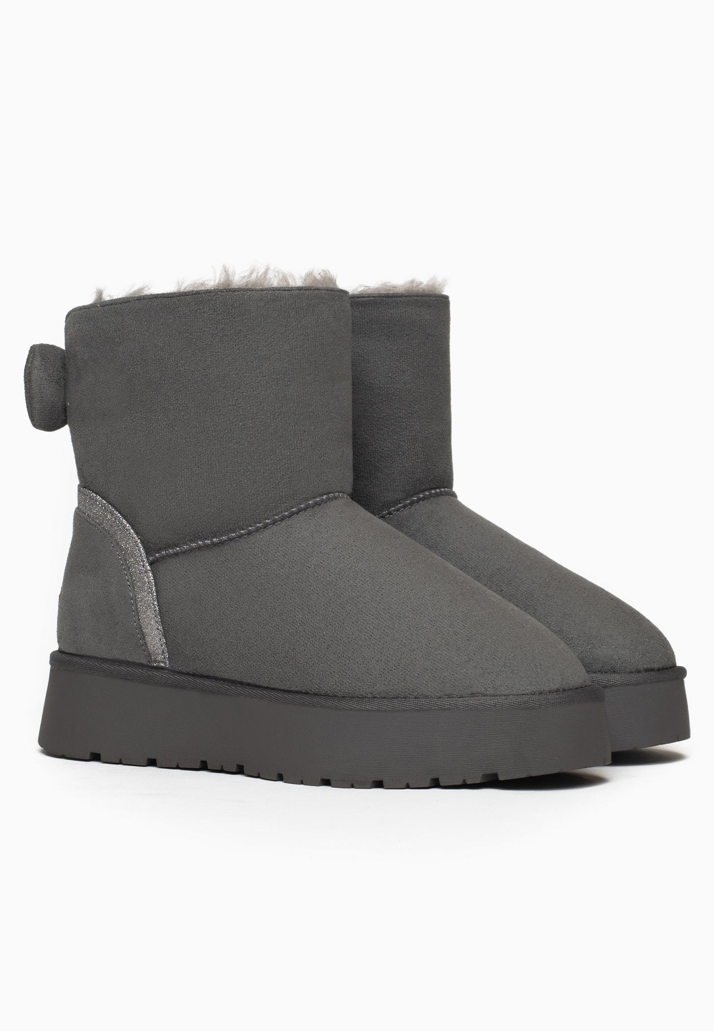 Deux bottines fourrées Champlain anthracite posées de trois-quarts, passepoil pailleté argent