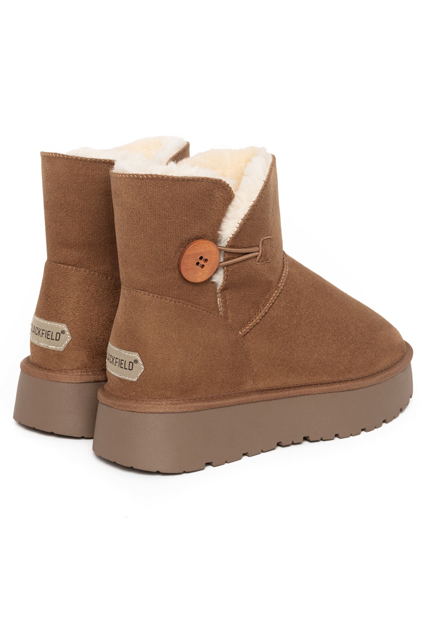 Paire de bottines fourrées Clair camel de dos, étiquettes Blackfield aux contreforts