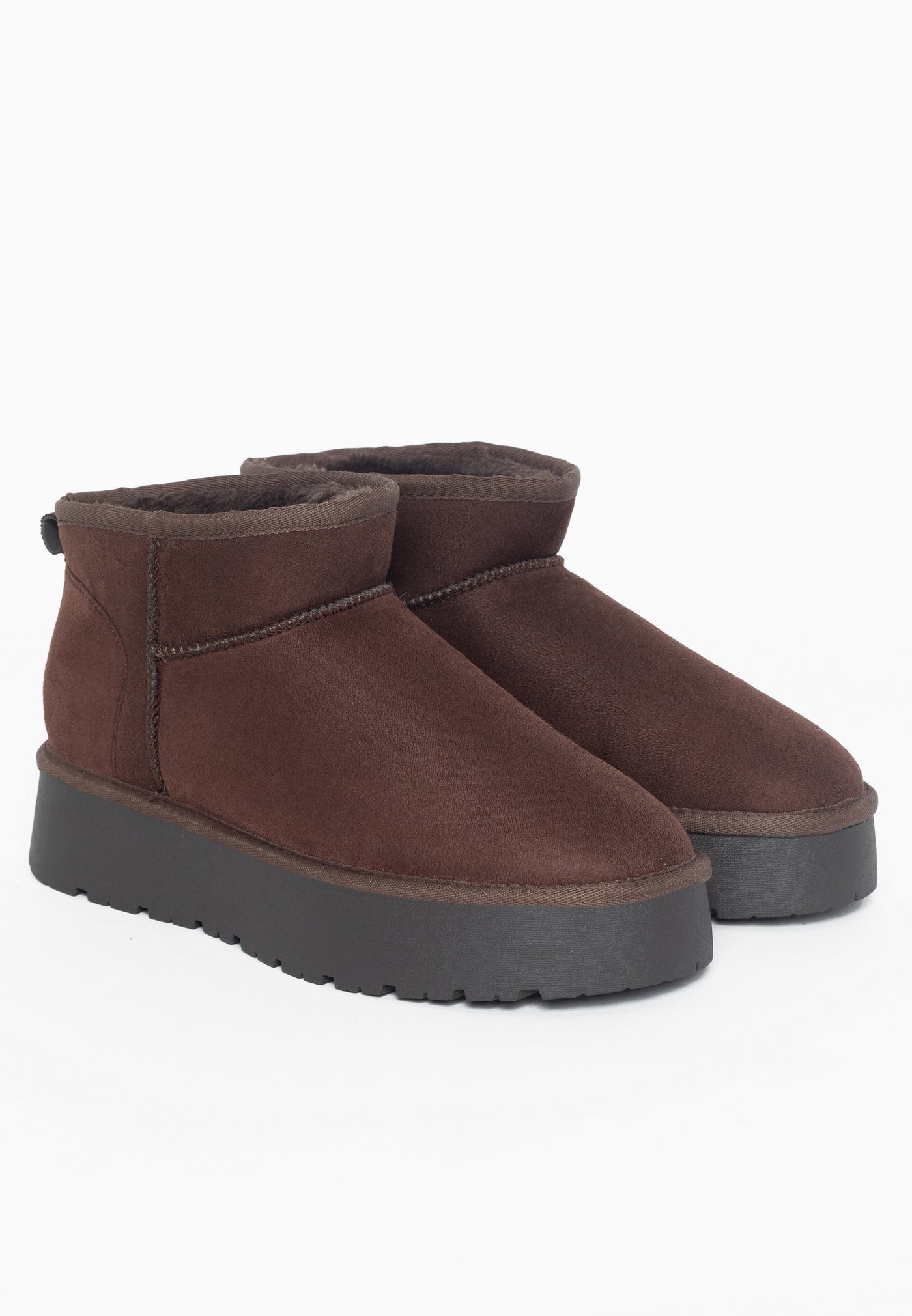 Paire de bottines fourrées Milli marron chocolat, vue de trois-quarts, plateforme grise