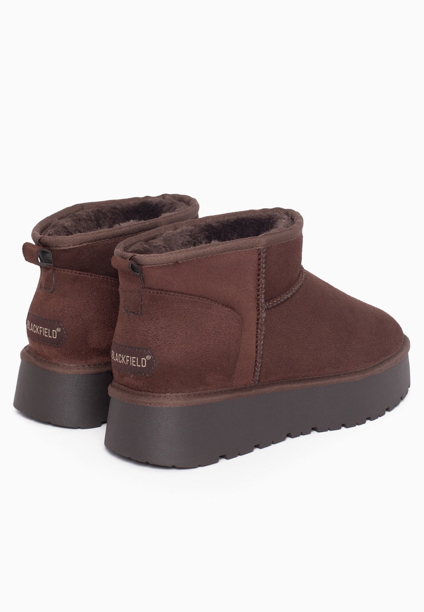 Bottines fourrées Milli marron vues de dos, étiquettes Blackfield ton sur ton