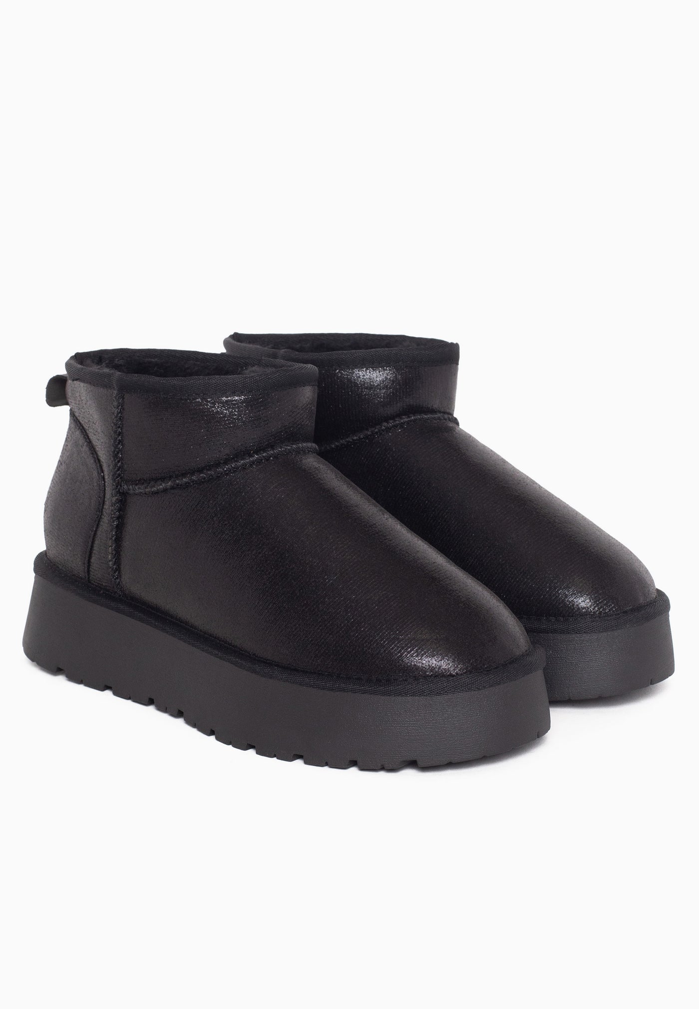 Bottines fourrées Milli noir métallisé vues de trois-quarts, plateforme mate crantée