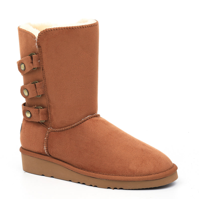 Botte fourrée Mi-mollet Gena camel de profil, trois pattes boutonnées et semelle camel