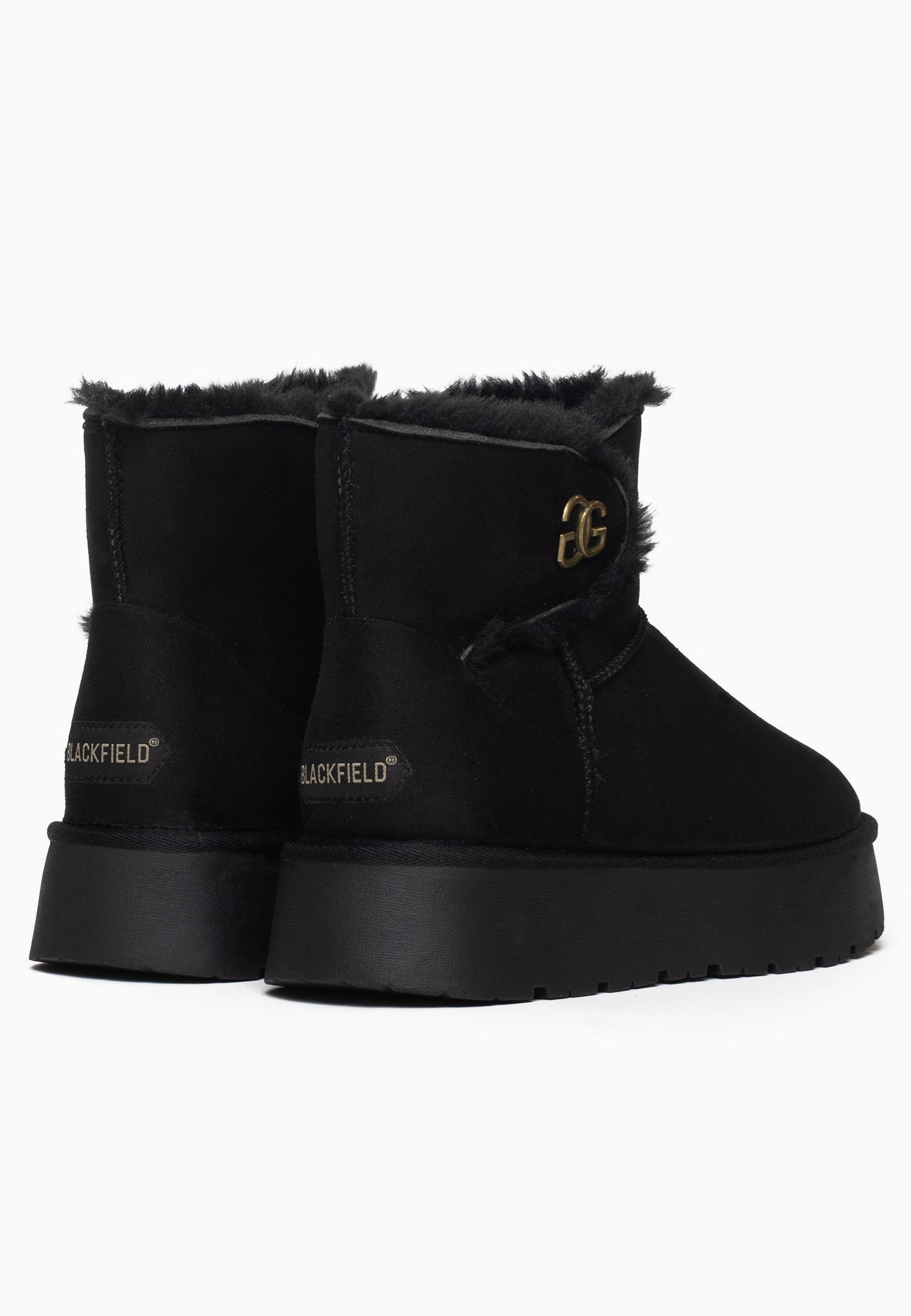 Paire de bottines fourrées Mebrela noires vues de dos, étiquettes Blackfield aux talons