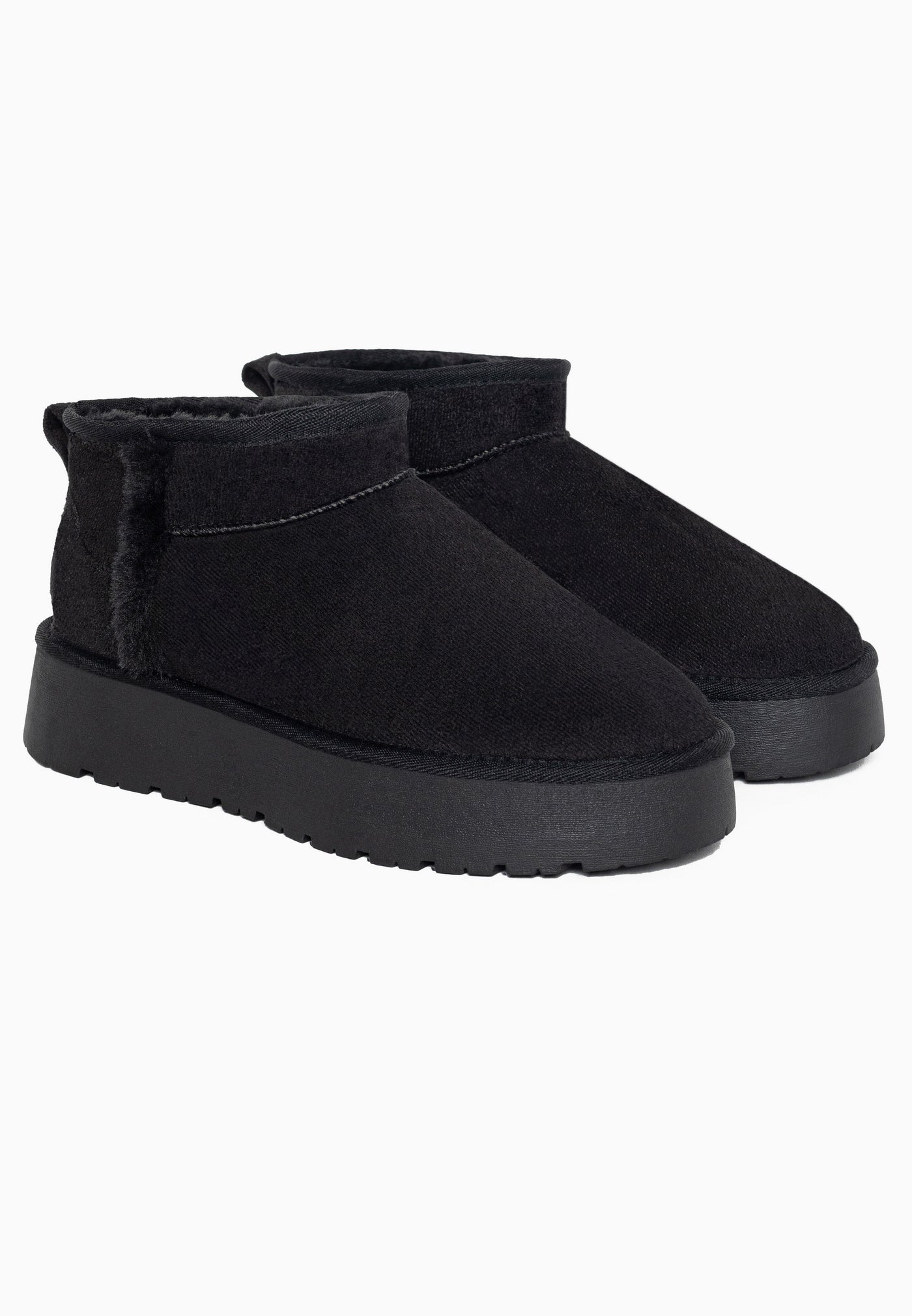 Bottines fourrées Brizz noires en paire, liseré de fausse fourrure noire au quartier