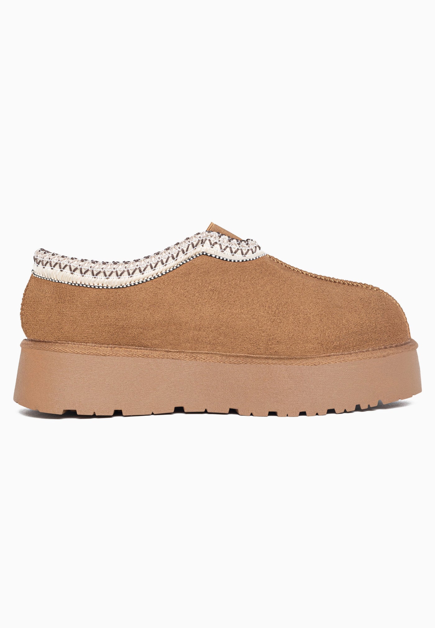 Bottine fourrée Ben camel prise de profil, la plateforme court sous tout le pied