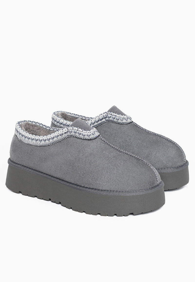 Paire de bottines fourrées Ben anthracite de trois-quarts, tresse brodée écrue au bord