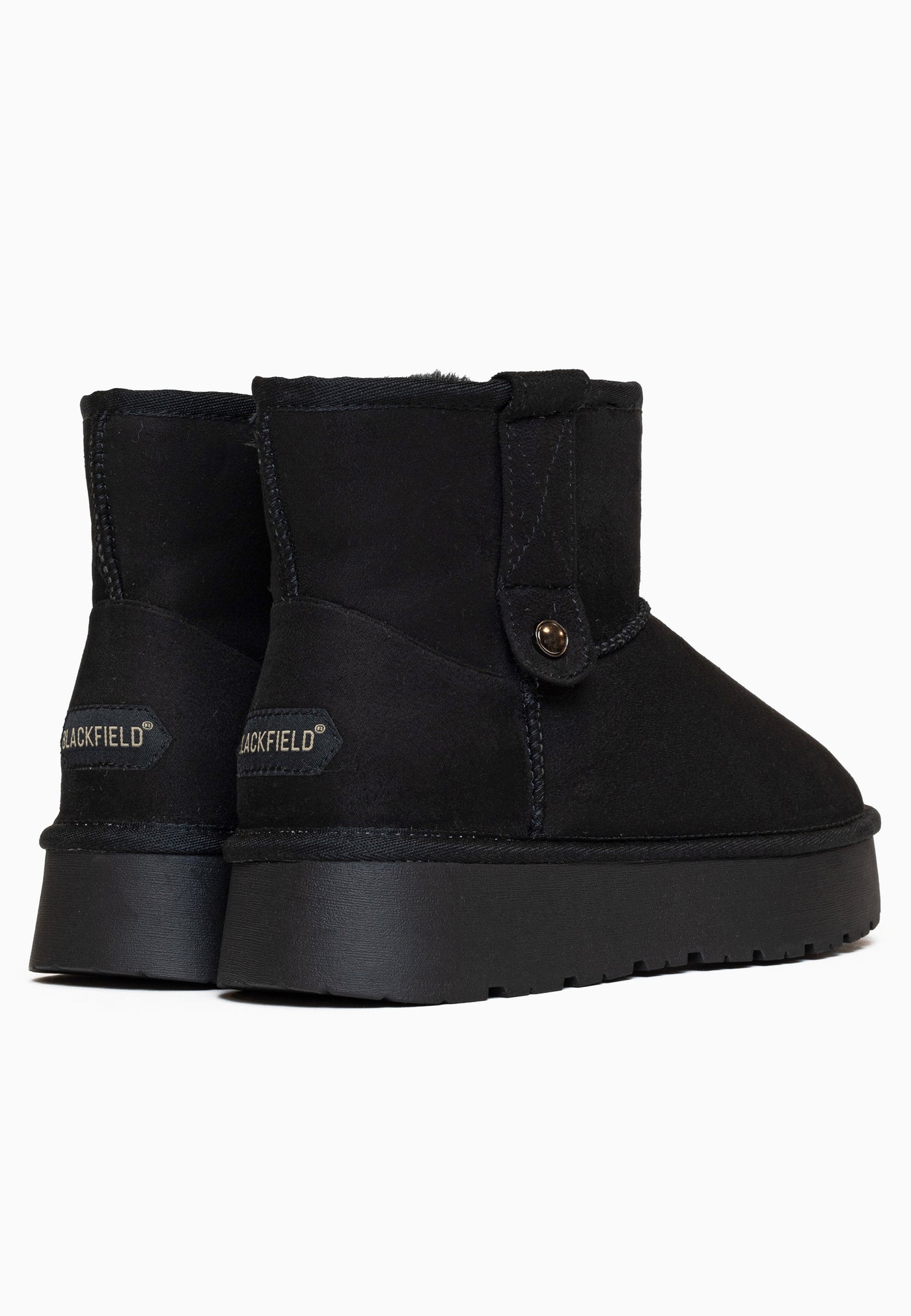 Bottines fourrées Missie noires de dos, deux étiquettes Blackfield aux talons