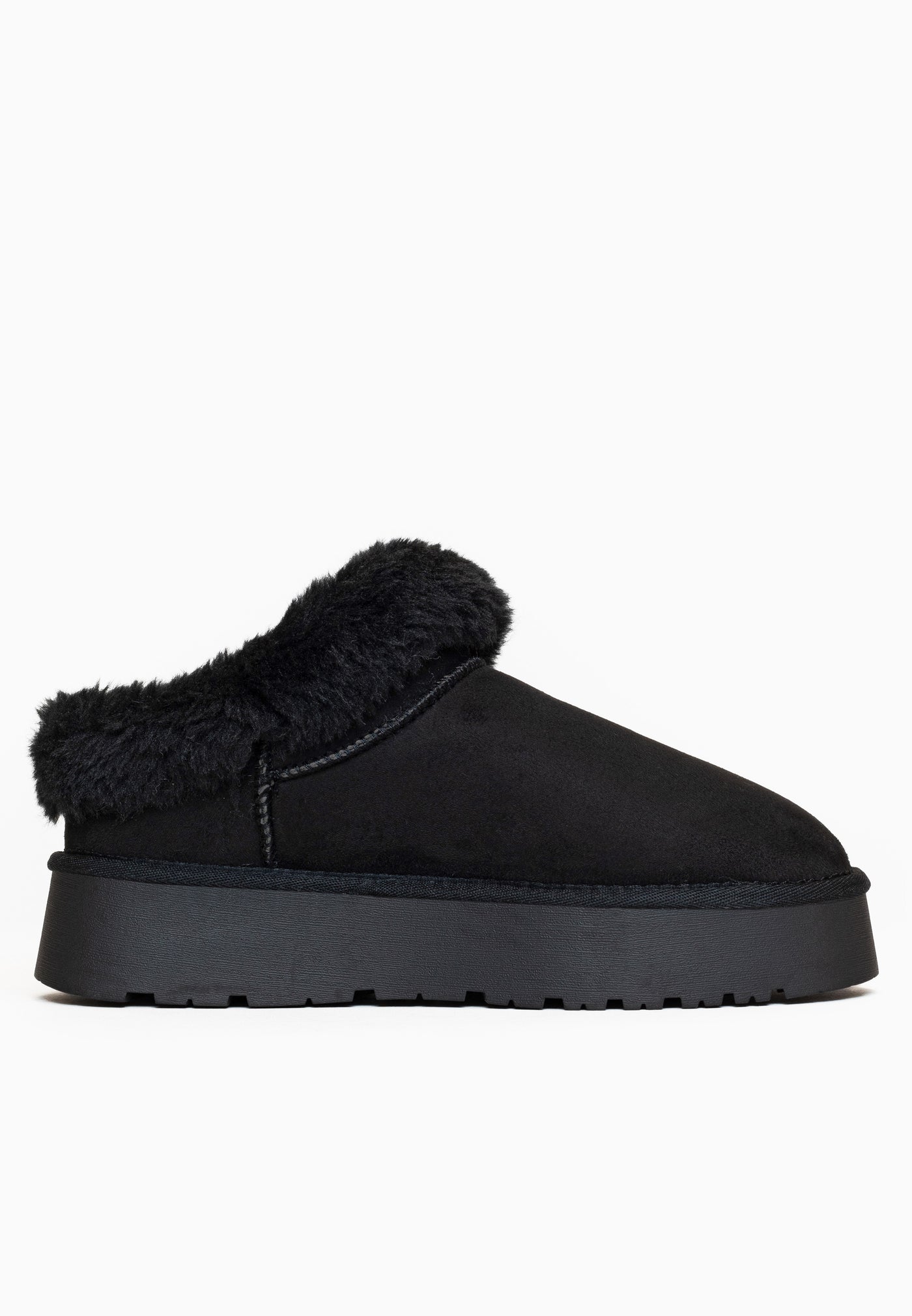 Sabot fourré Ensha noir de trois-quarts arrière, talon ouvert et doublure noire dense