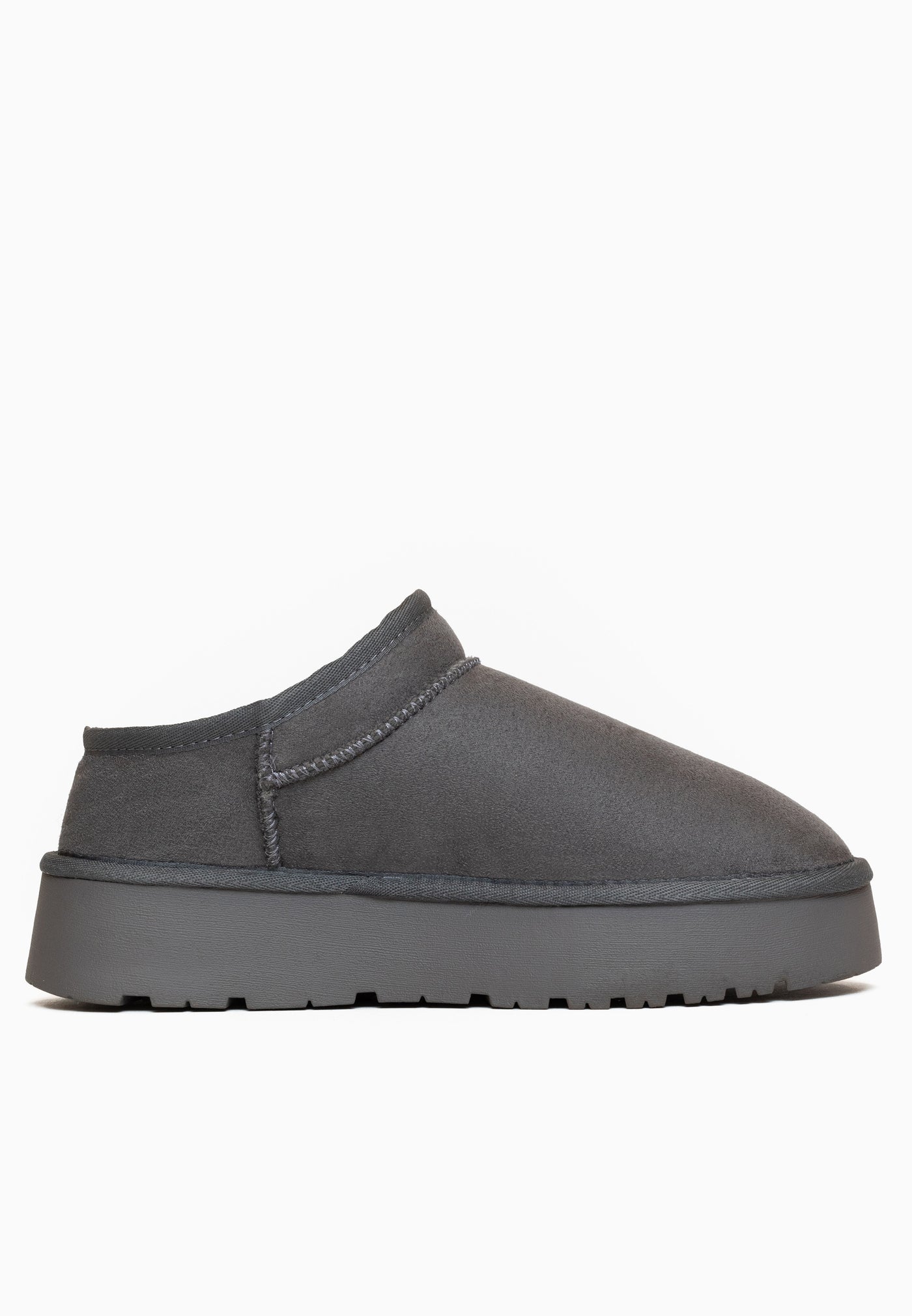 Sabot fourré Edila anthracite de profil, côté uni en microfibre grise mate
