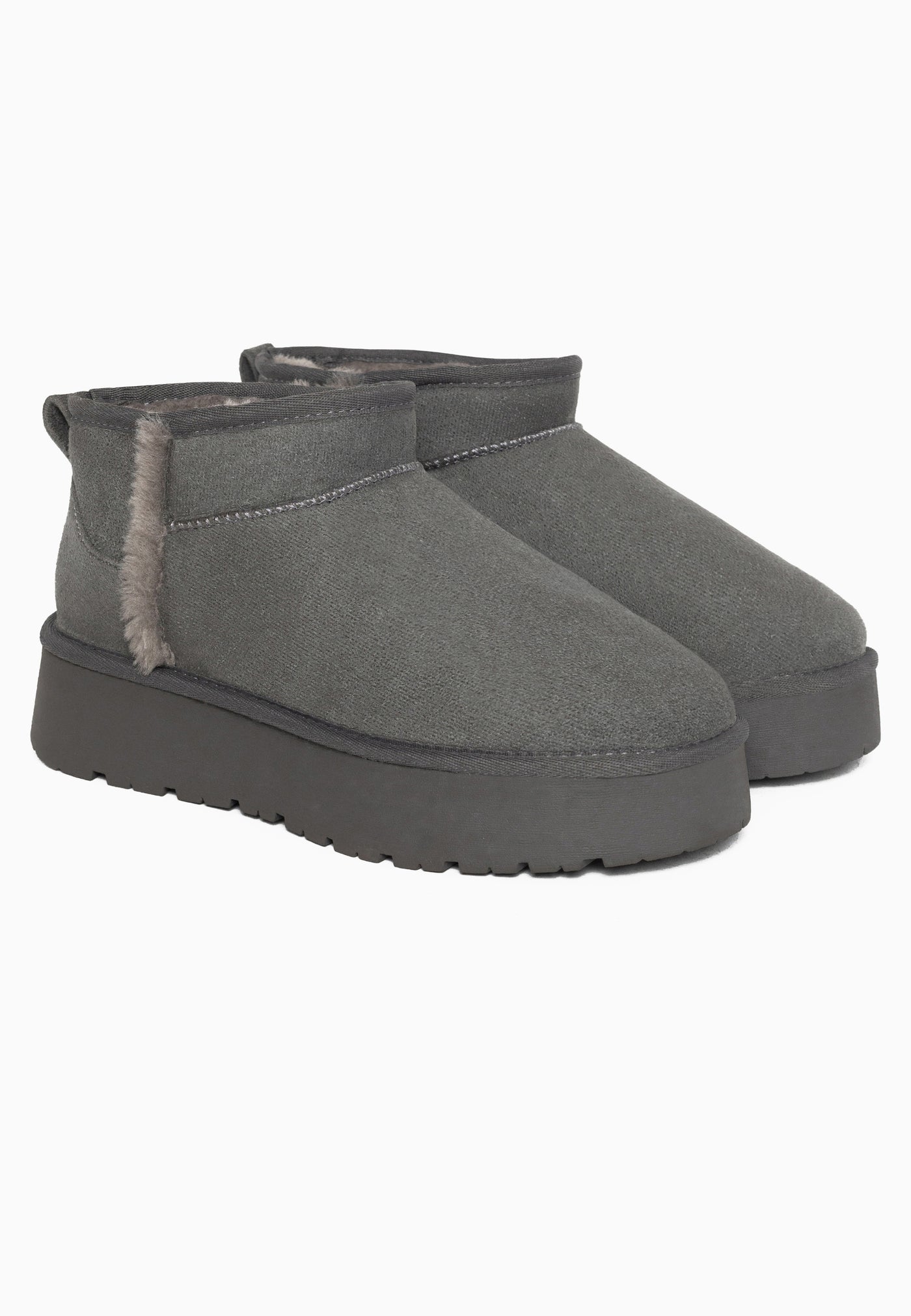 Paire de bottines fourrées Brizz anthracite de trois-quarts, bande de fausse fourrure au côté