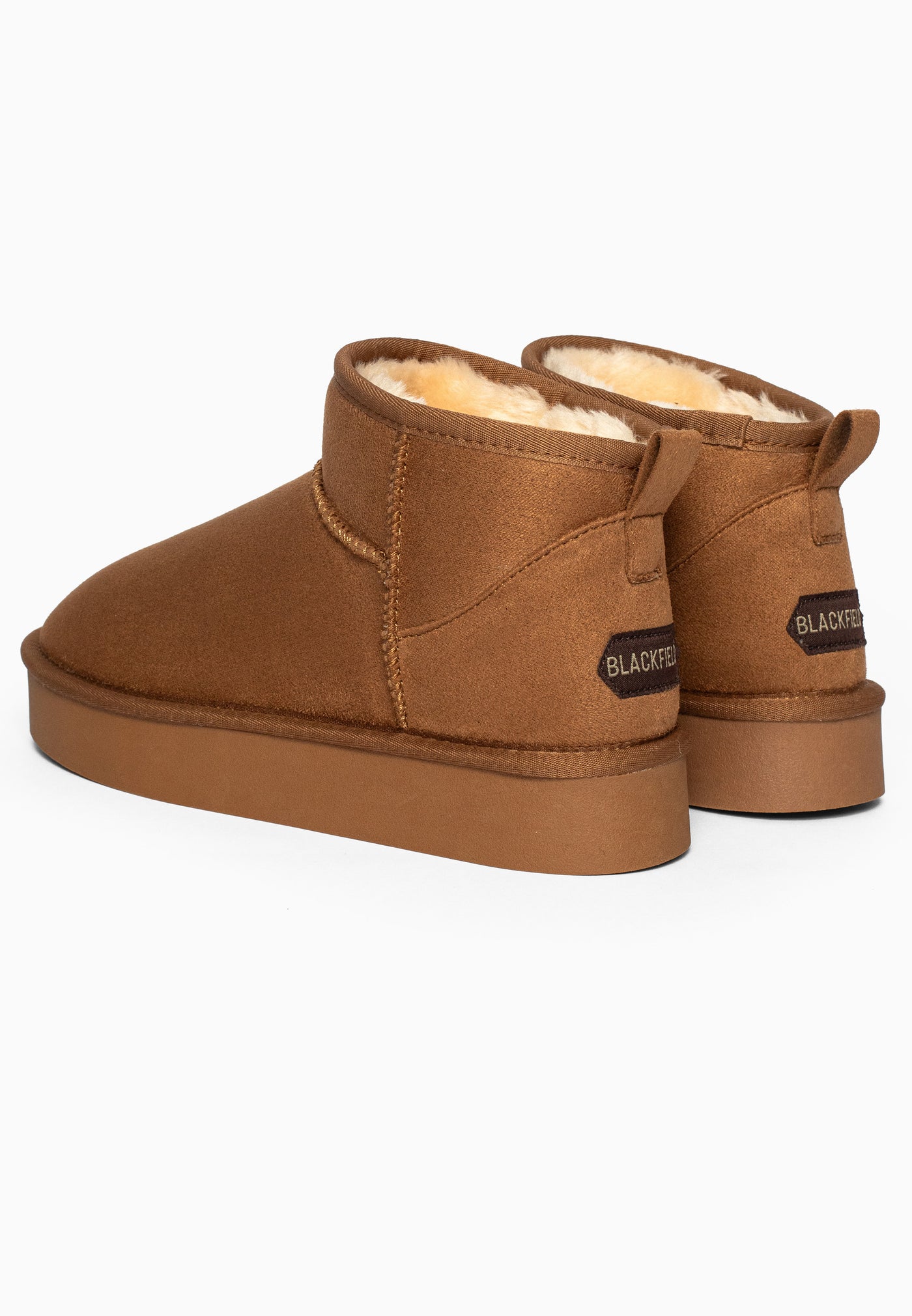 Bottines fourrées Beryl camel vues de trois-quarts arrière, étiquettes aux talons