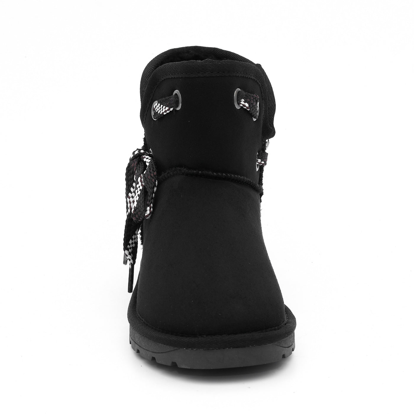 Bottine fourrée Mikasa noire de face, brins du lacet à damier le long de la tige