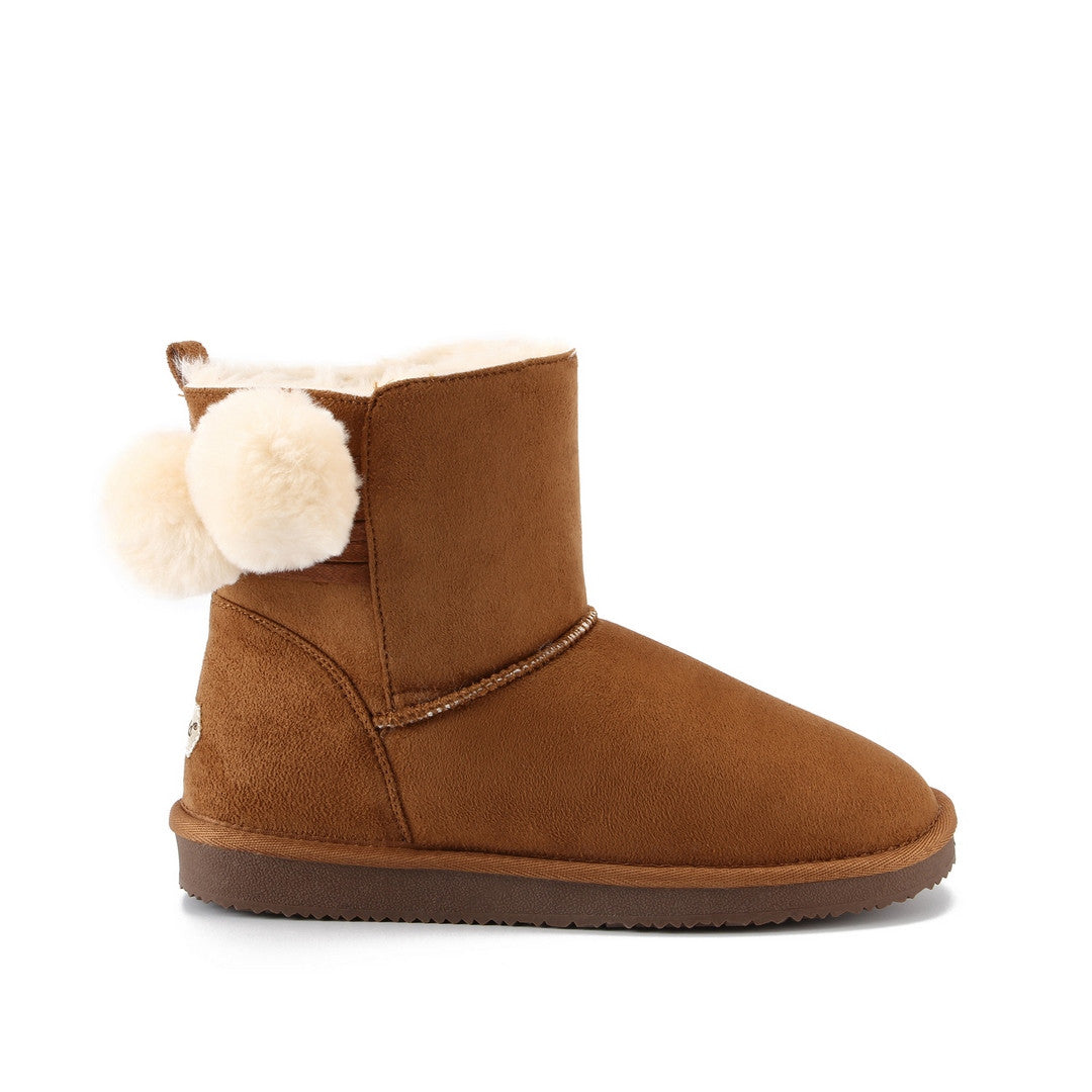 Bottine fourrée Winnipeg camel de trois-quarts, deux pompons et col garni