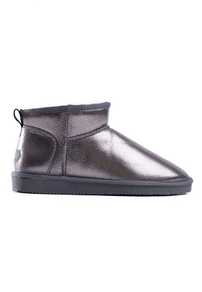 Bottine fourrée Mikela gris métal de profil, reflet filant du talon vers la pointe