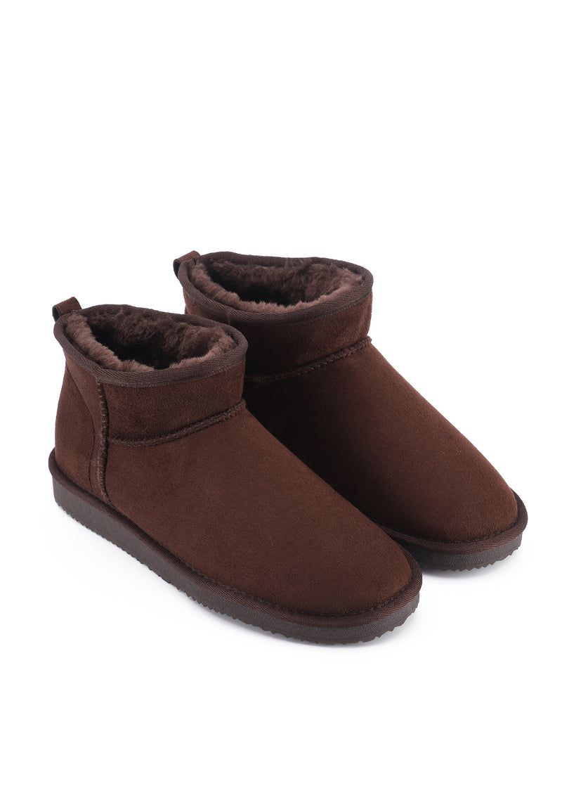 Paire de bottines fourrées Mini Milli marron de trois-quarts, doublure chocolat au col