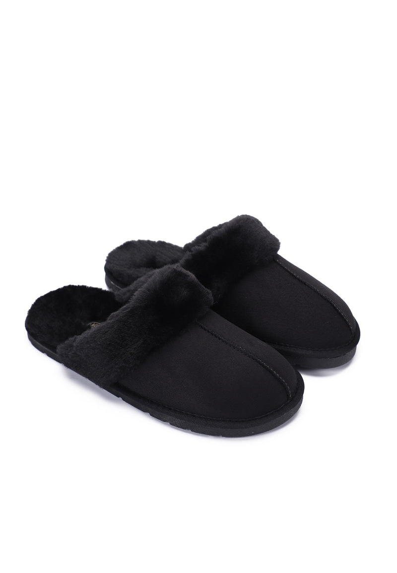 Chaussons fourrés Emanuel noirs vus de trois-quarts, cols de fausse fourrure noire