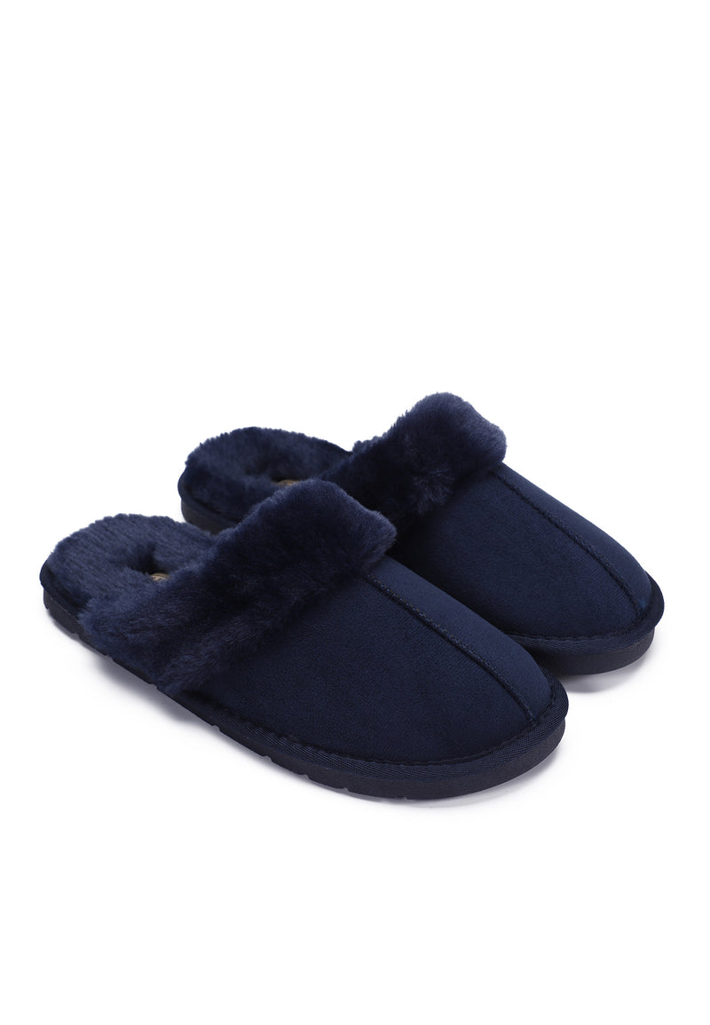 Les deux chaussons fourrés Sleepers Emilija marine de trois-quarts, cols bleu nuit roulés
