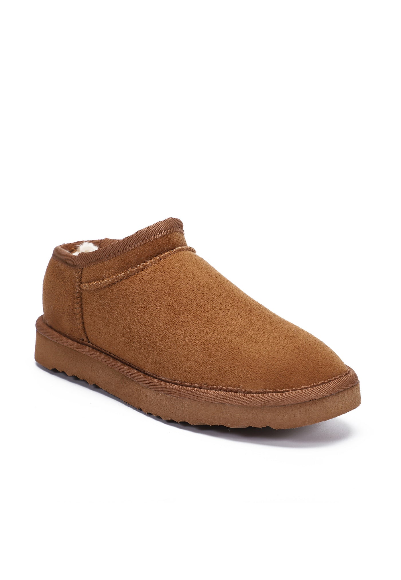 Sabot fourré Francis camel de trois-quarts, microfibre camel veloutée et semelle crantée