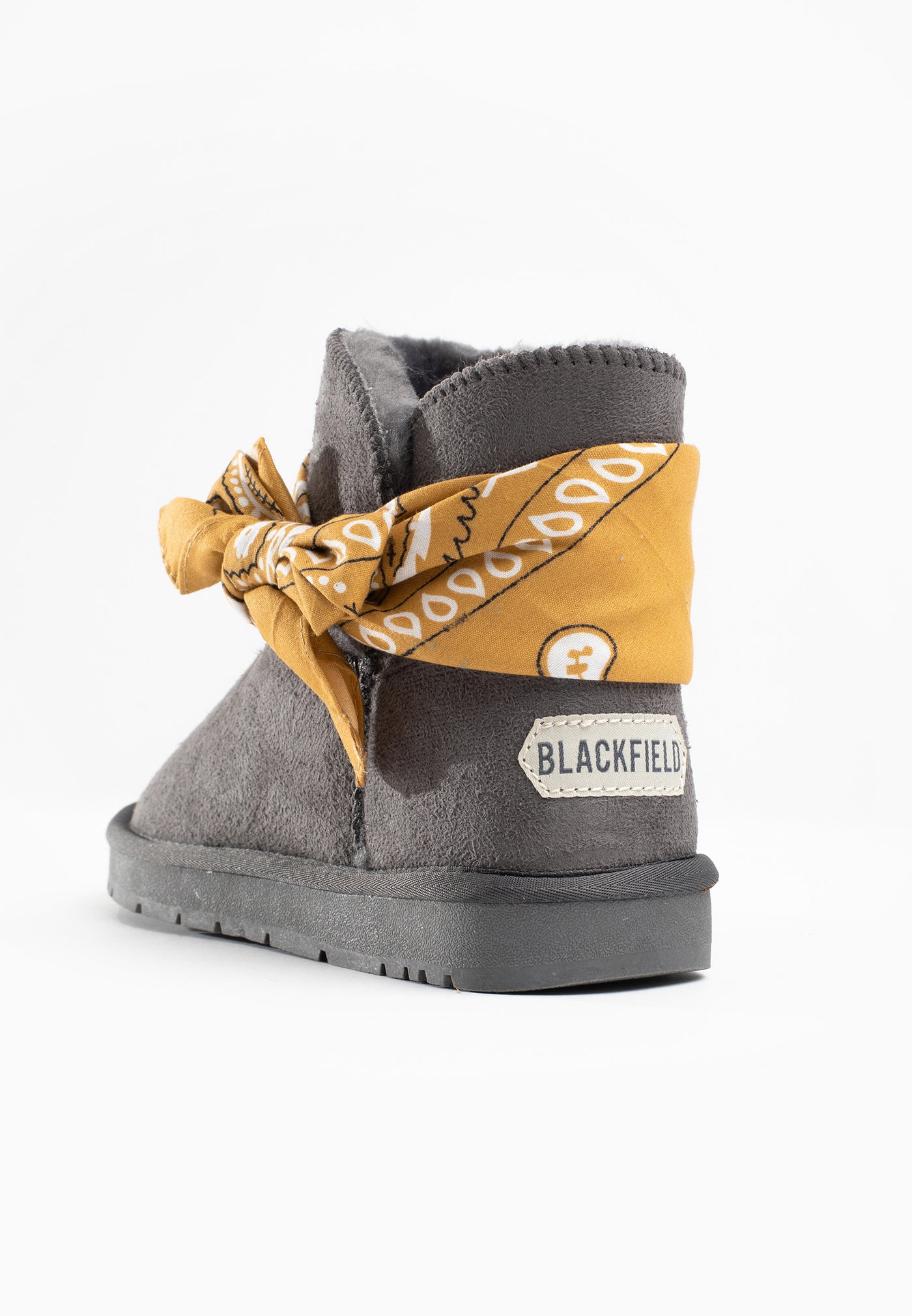 Talon de la bottine fourrée Wladimir gris foncé vue de dos, étiquette Blackfield blanche