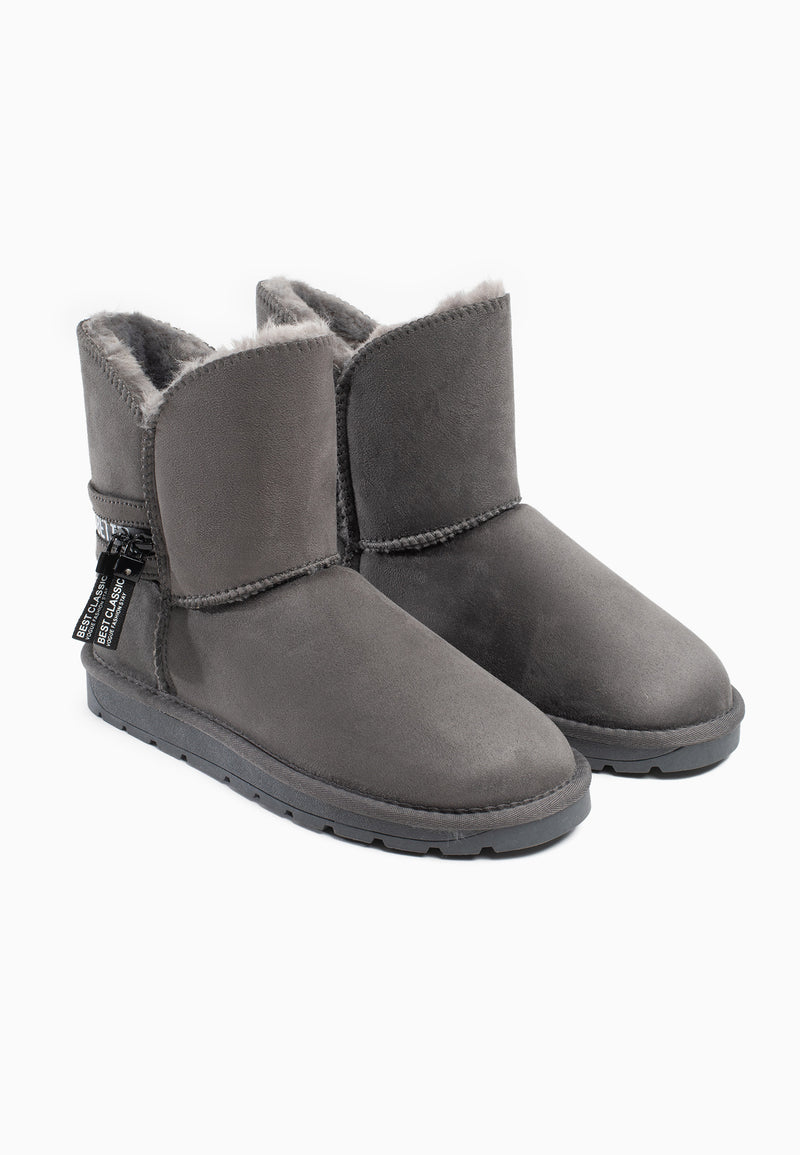 Bottines fourrées Zeek gris foncé de trois-quarts, rubans imprimés en blanc