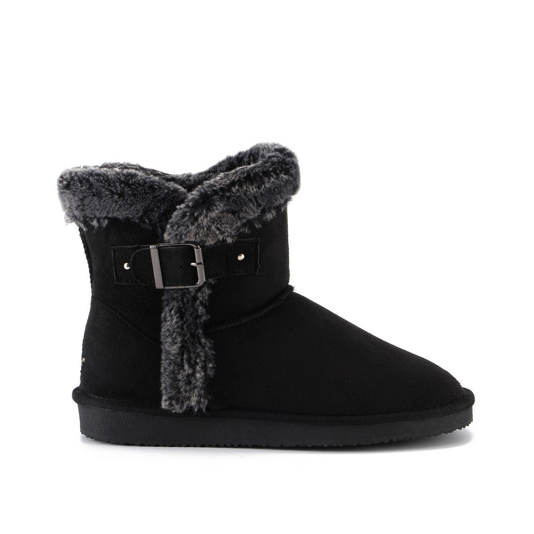 Bottine fourrée Anthabasca noire de trois-quarts, boucle carrée noire à rivet clair