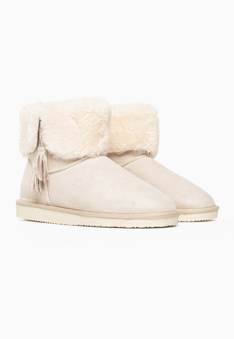 Paire de bottines fourrées Clary naturel de trois-quarts, cols crème rabattus