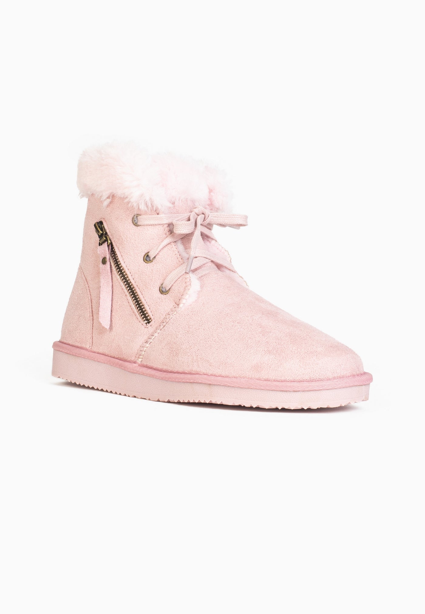 Bottine fourrée Celia rose de dos, étiquette au talon et semelle rose ton sur ton