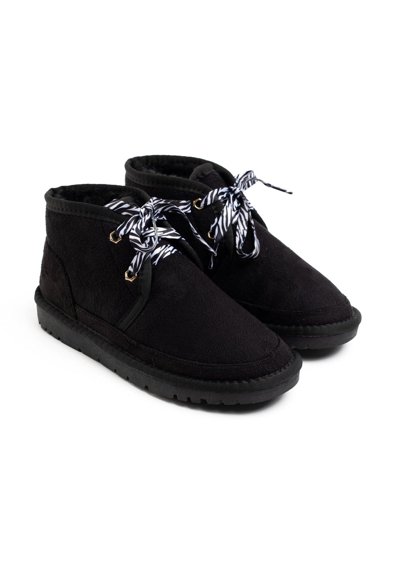 Paire de bottes enfant fourrées Calvin noires de trois-quarts, lacets zébrés noués