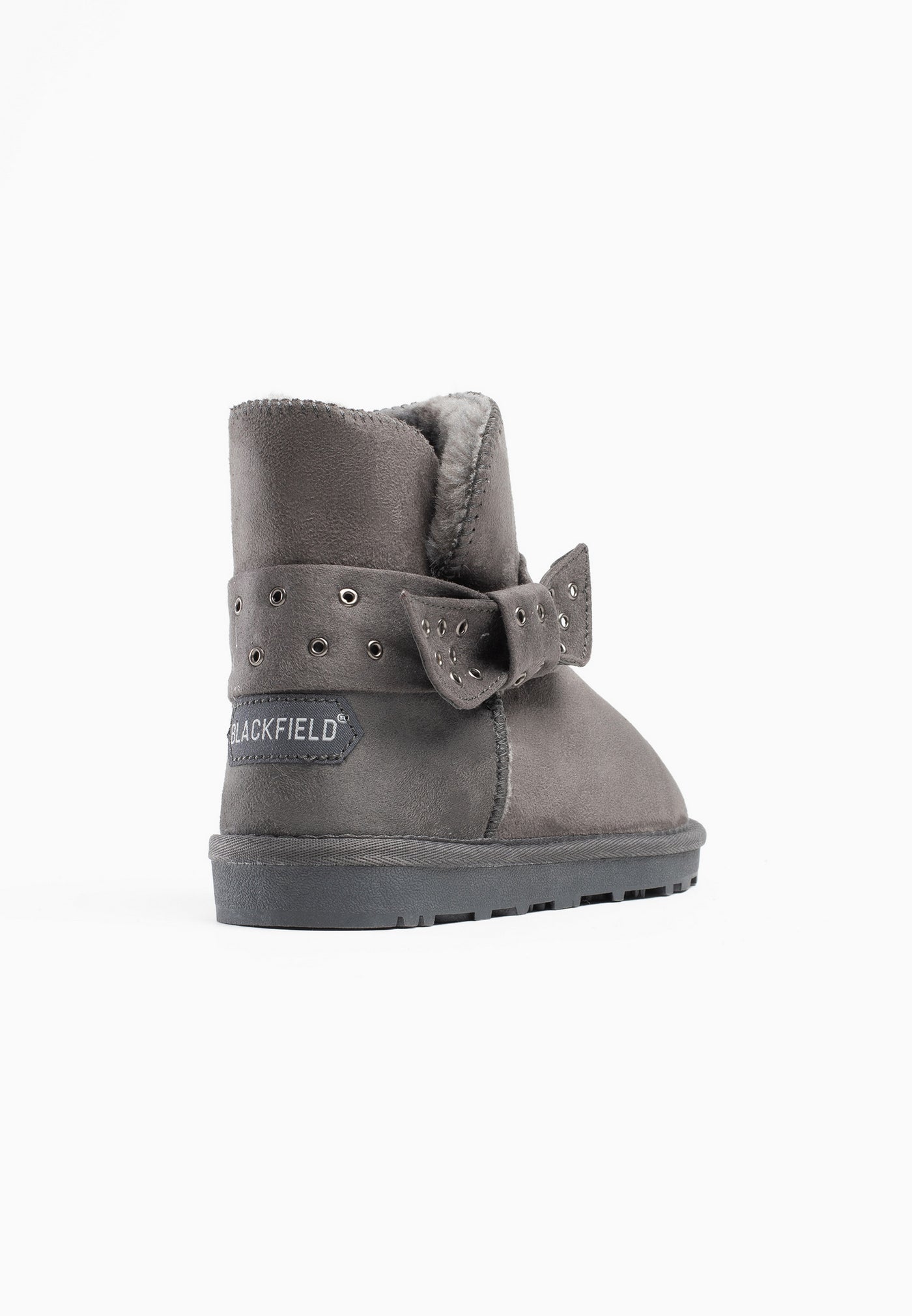 Botte fourrée enfant Brady gris foncé de trois-quarts arrière, nœud de la bride cloutée bien visible