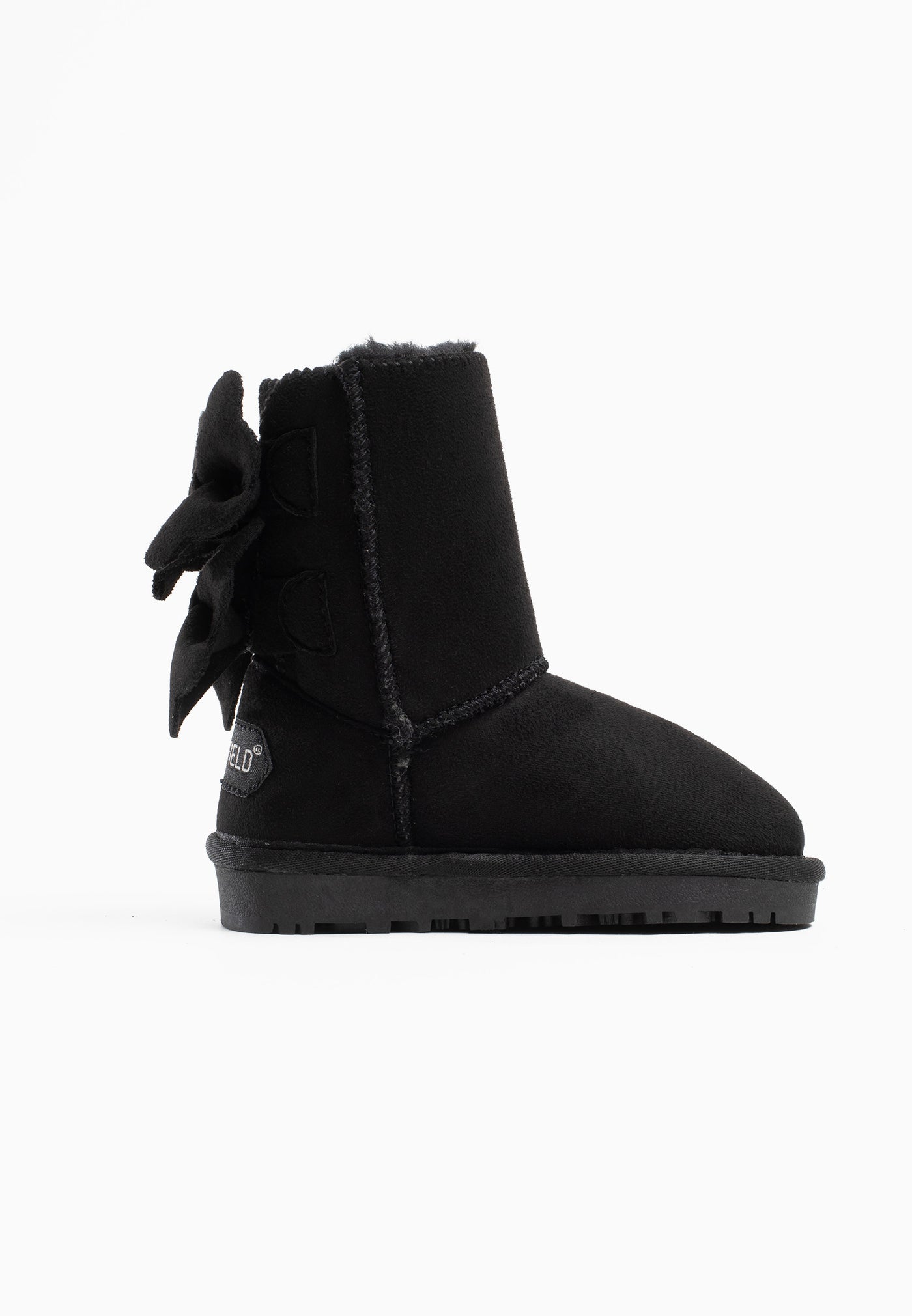 Botte fourrée Belezza noire de profil, étiquette Blackfield blanche cousue au talon