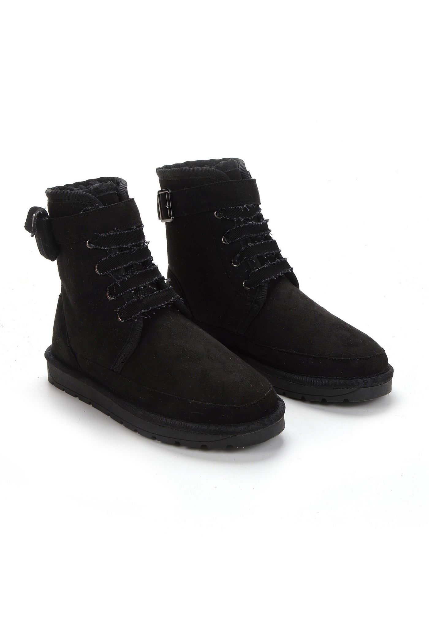 Paire de bottines fourrées Emaan noires de trois-quarts face, laçage à œillets métal