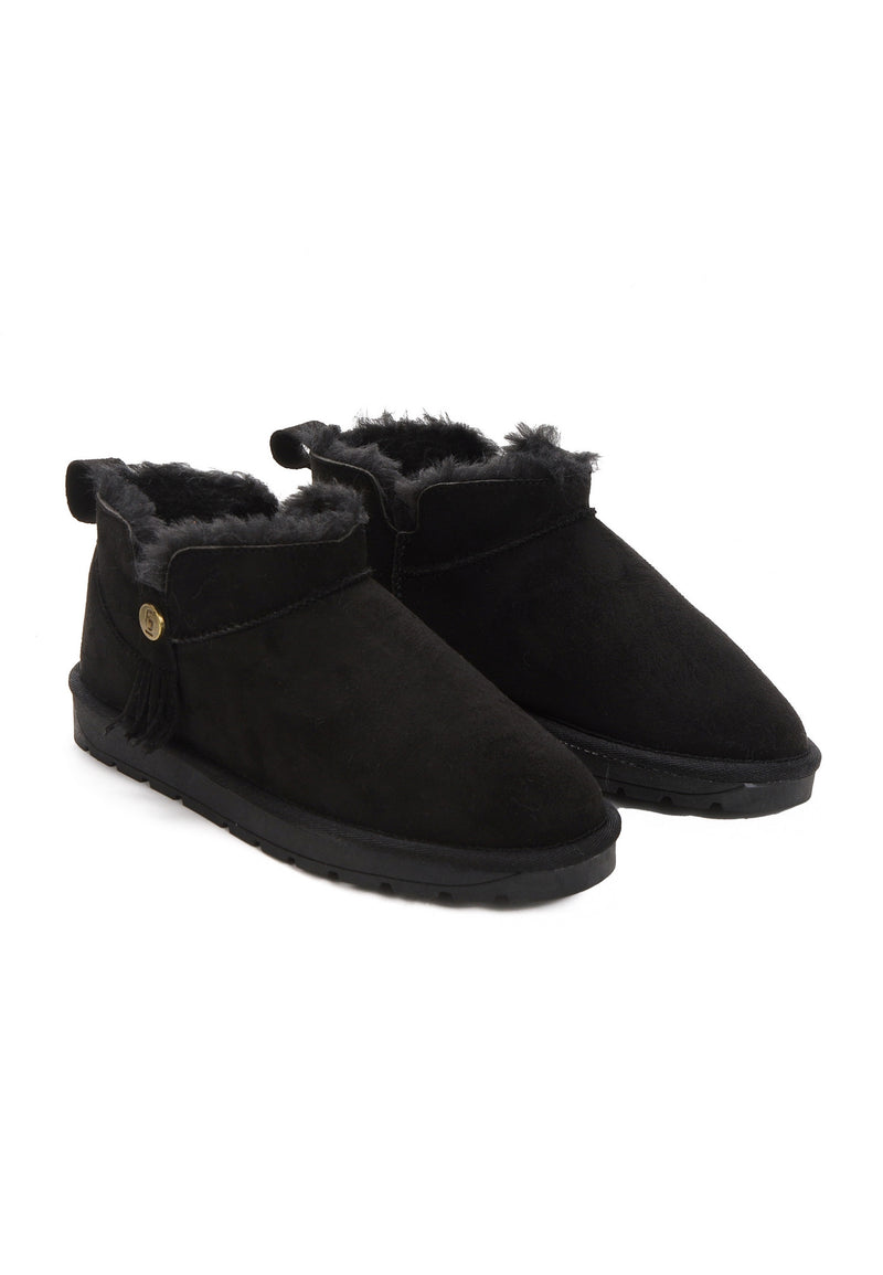Paire de bottines fourrées Elonie noires vue de trois-quarts, bouton laiton doré
