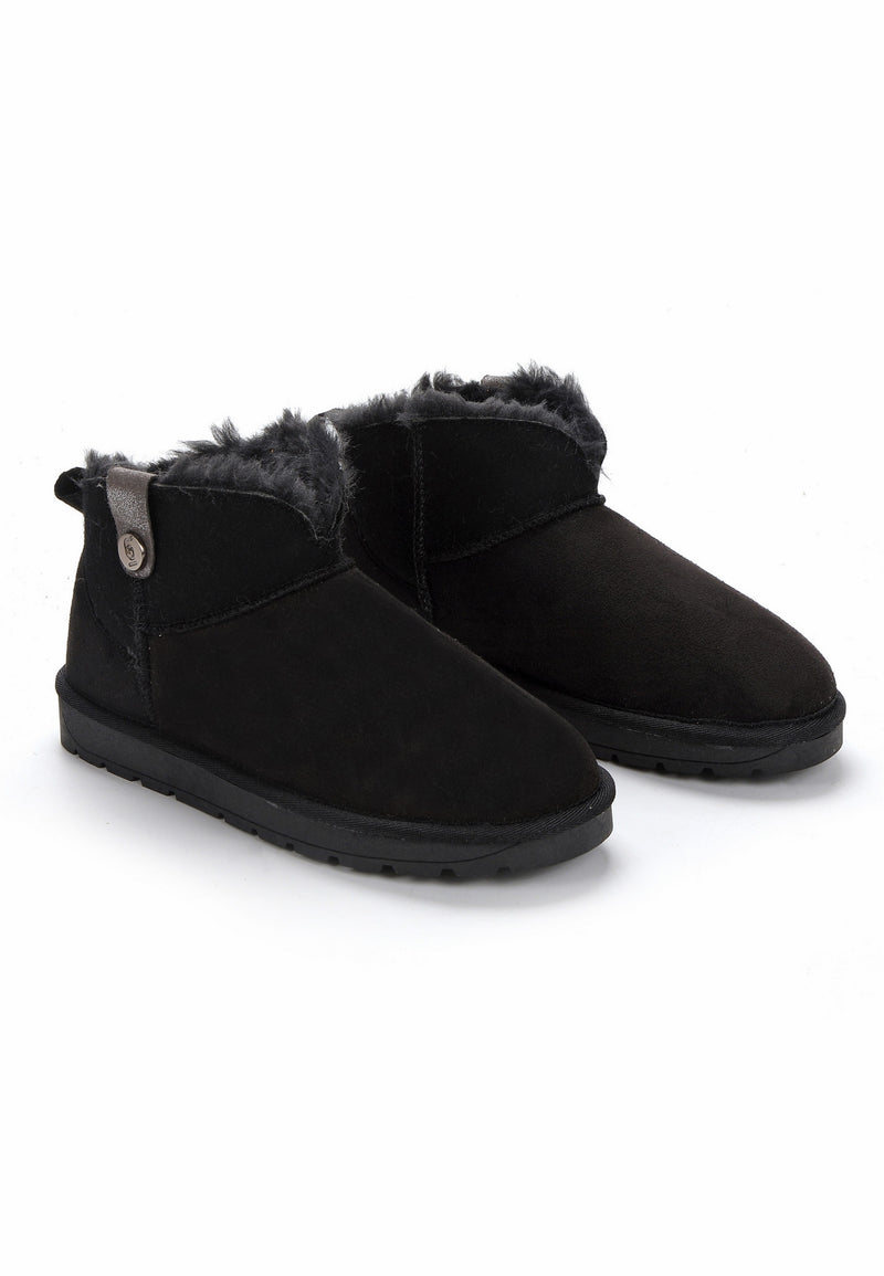 Paire de bottines fourrées Efza noires de trois-quarts face, pattes boutonnées