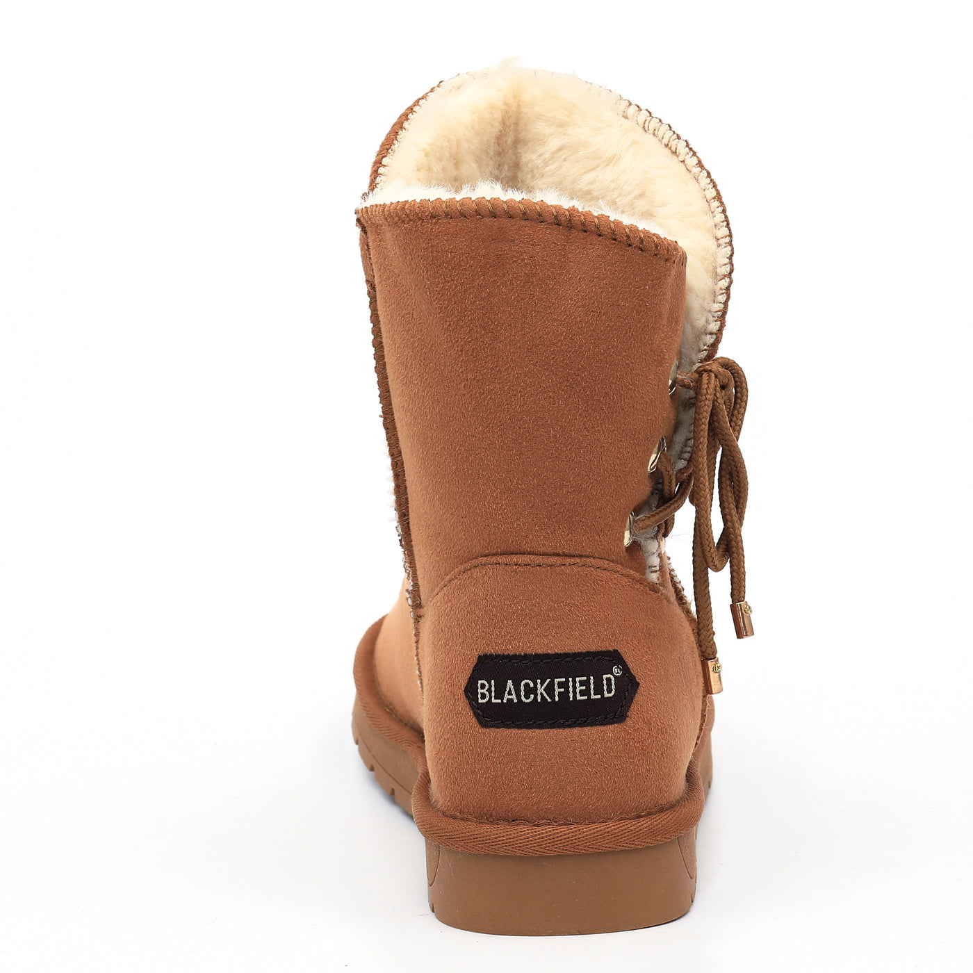 Bottine fourrée Asha camel vue de dos, écusson BLACKFIELD noir cousu au talon