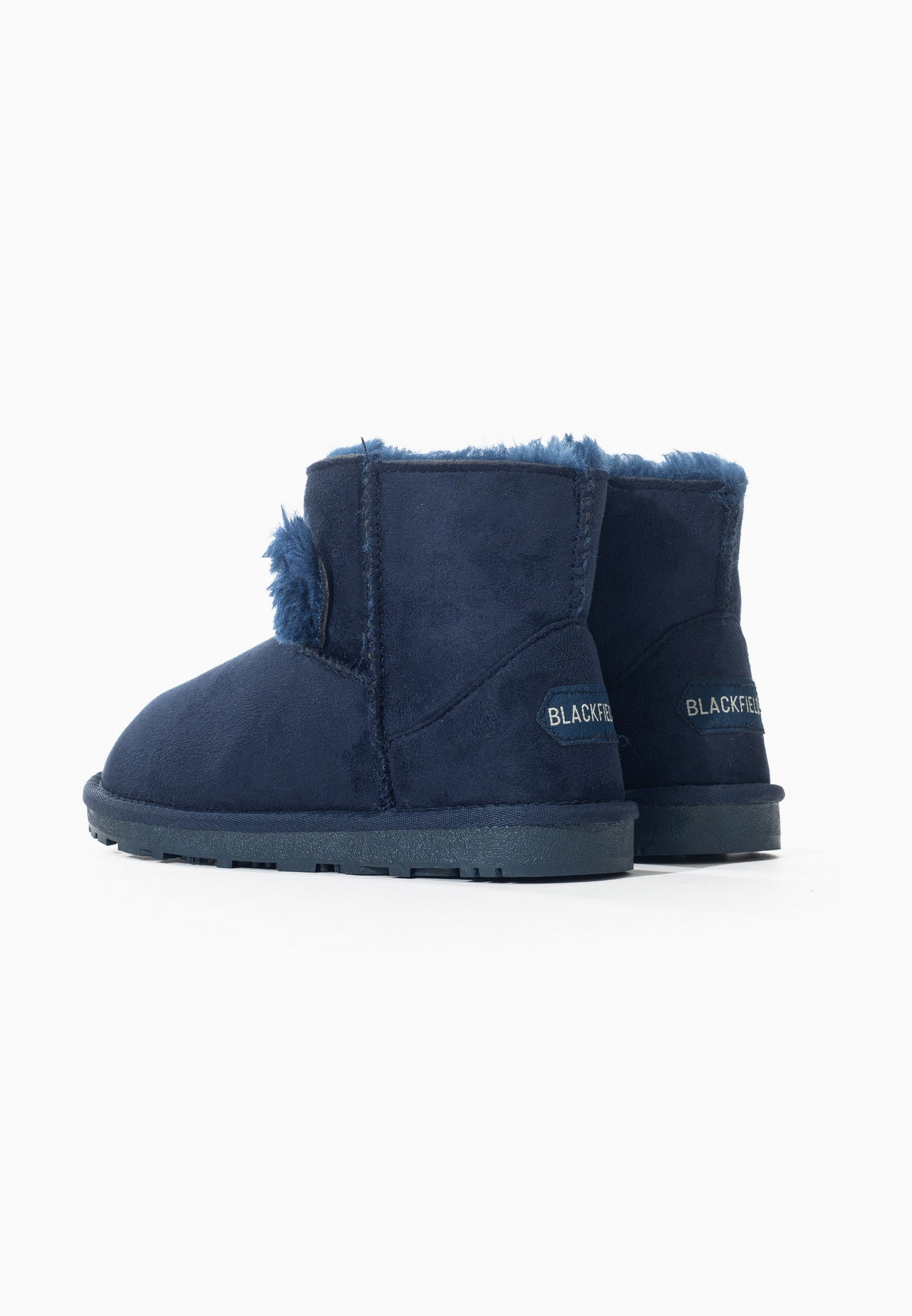Paire de bottines fourrées Must marine vues de dos, deux étiquettes Blackfield aux talons