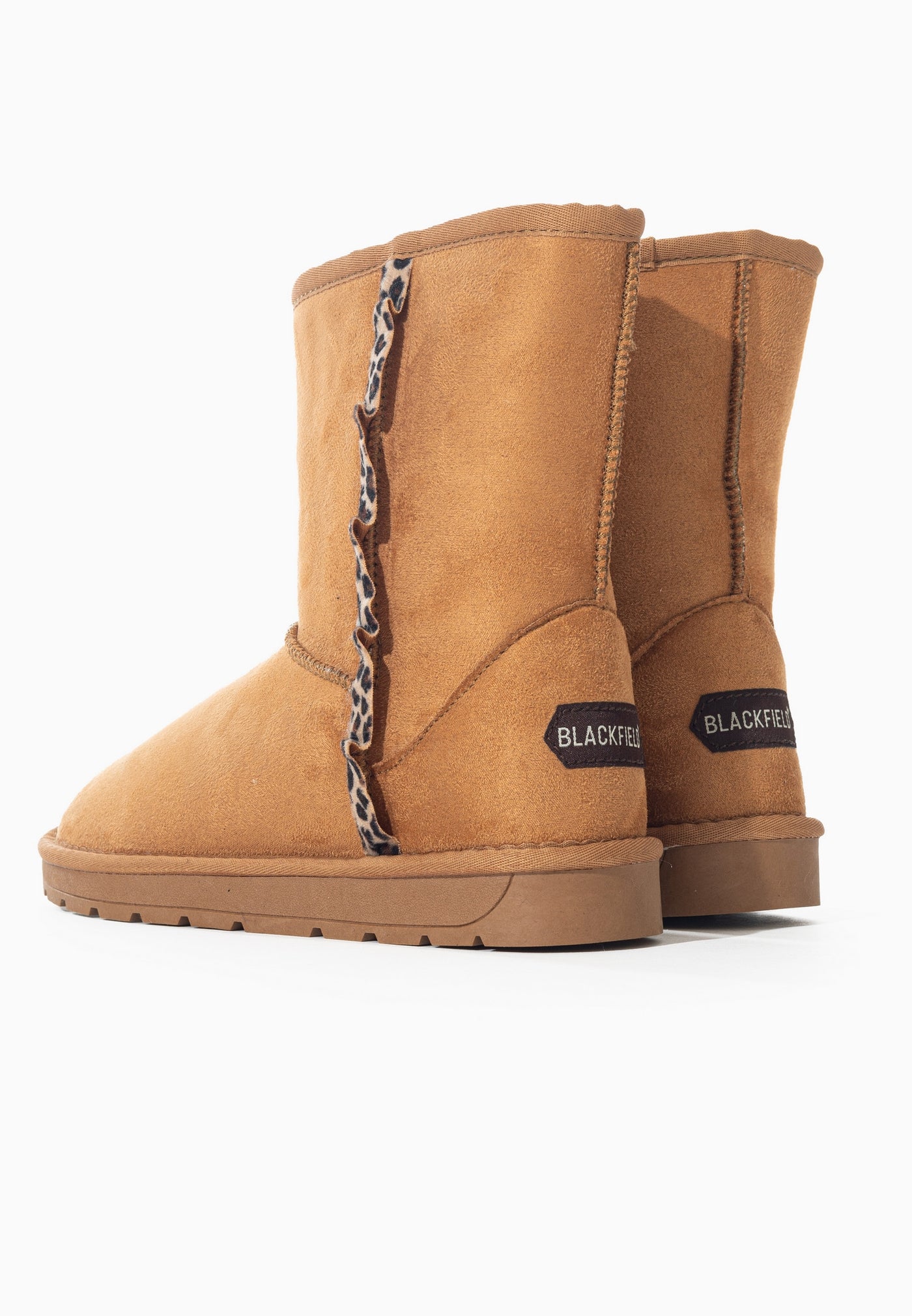 Bottines fourrées Rosyne Leo camel vues de dos, étiquettes Blackfield noires aux talons