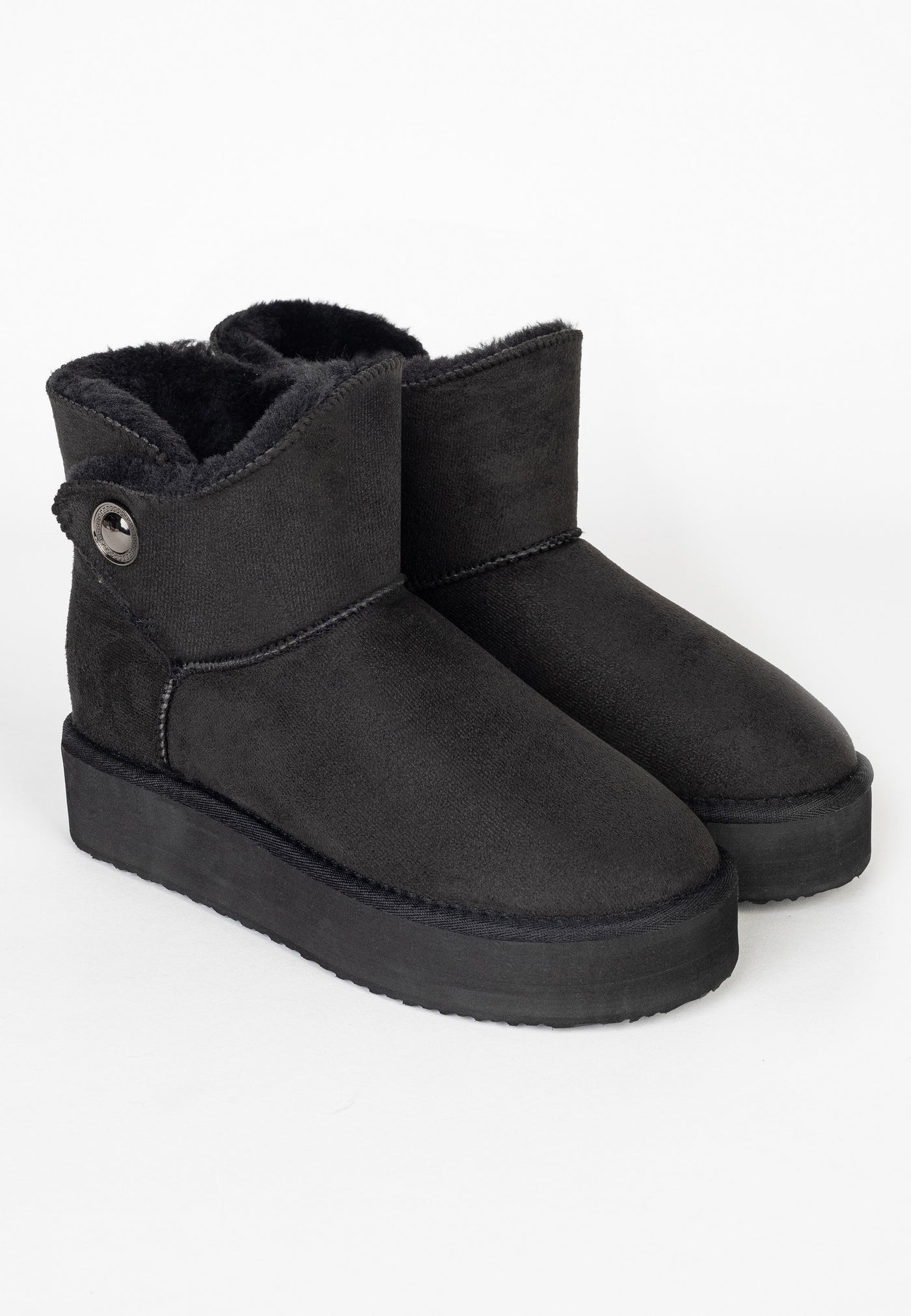 Paire de bottines fourrées Cayuga noires de trois-quarts face, revers et boutons ronds