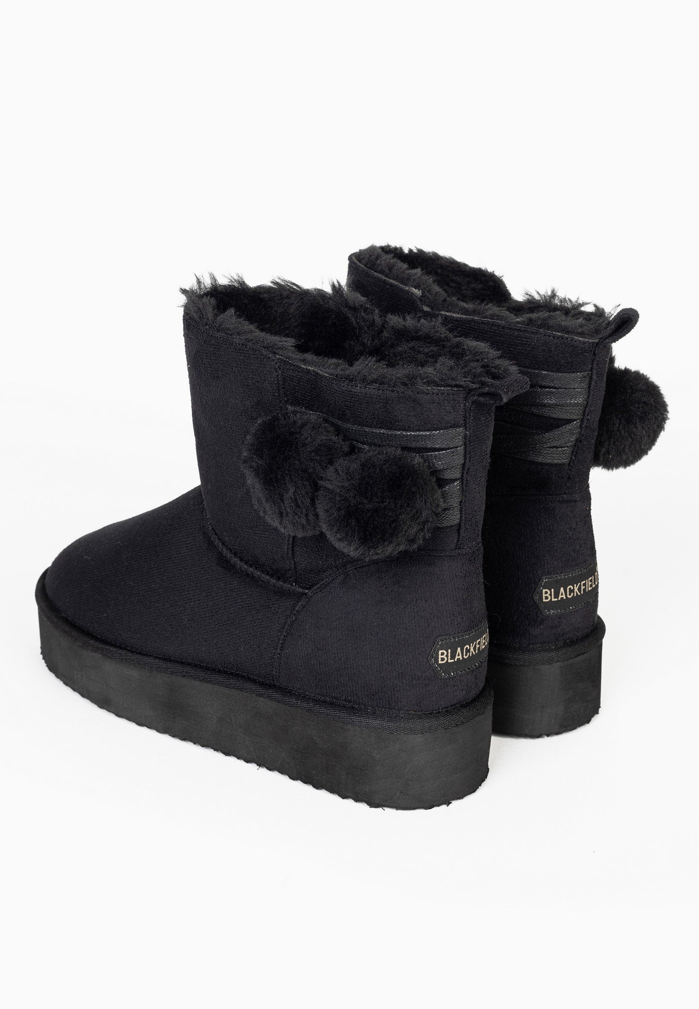 Paire de bottines fourrées Winnipeg noires vue de trois-quarts arrière, plateformes