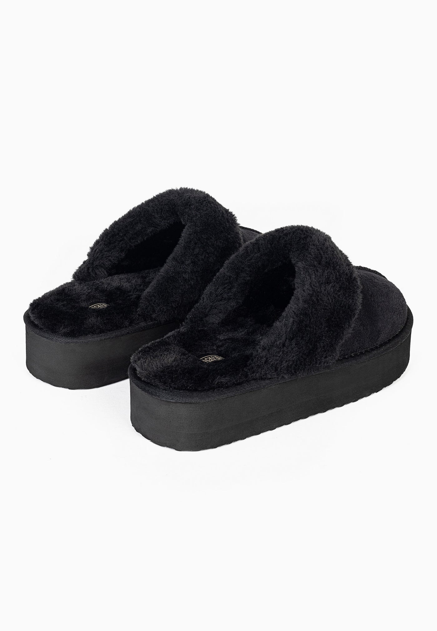 Les deux chaussons fourrés noirs Sleepers Emilija de dos, doublure noire à l’ouverture