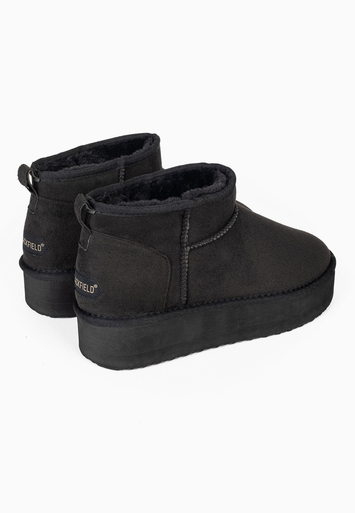 Bottines fourrées Milli noires vues de dos, étiquettes Blackfield claires aux talons