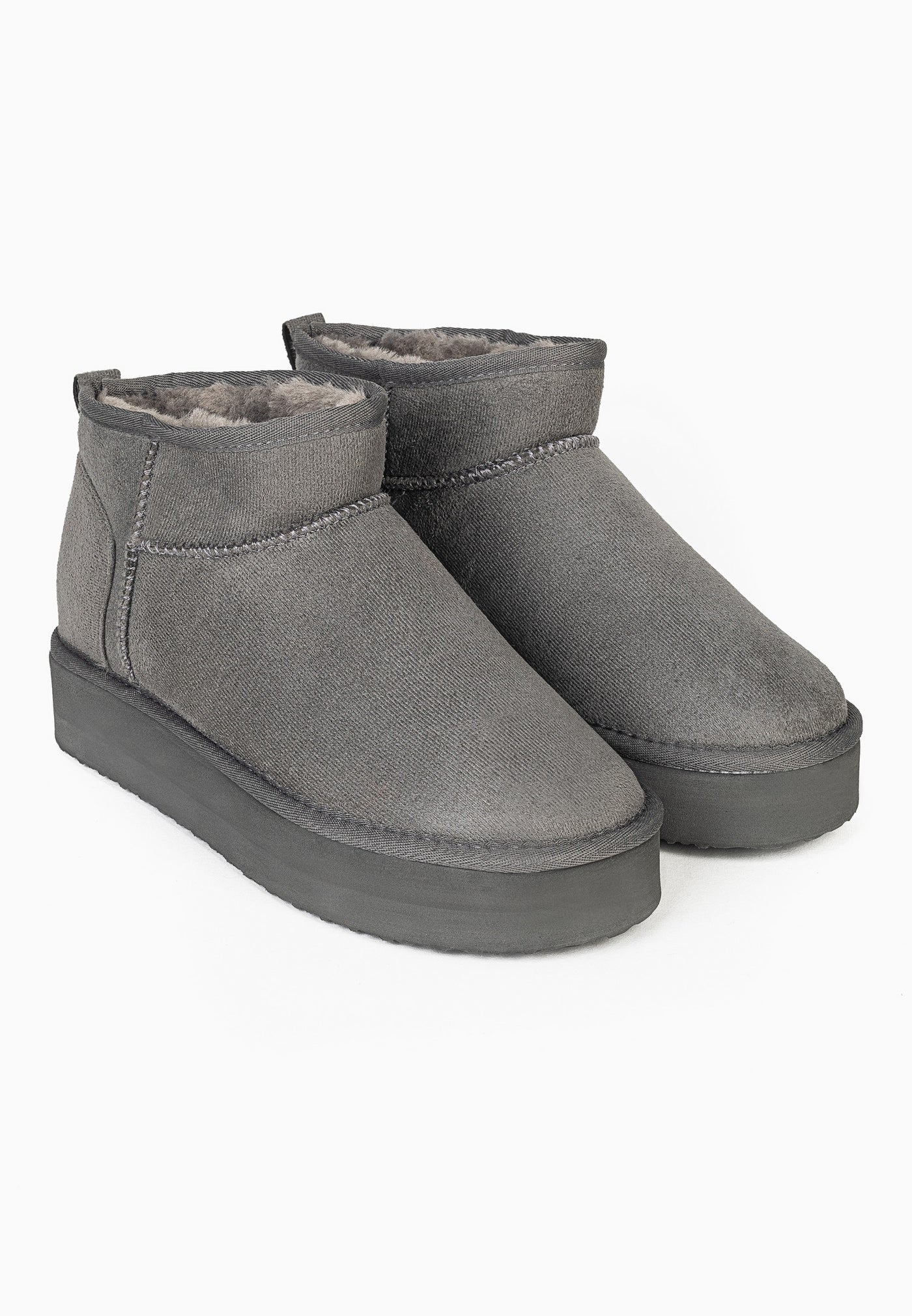 Paire de bottines fourrées Milli anthracite de trois-quarts, doublure grise au bord