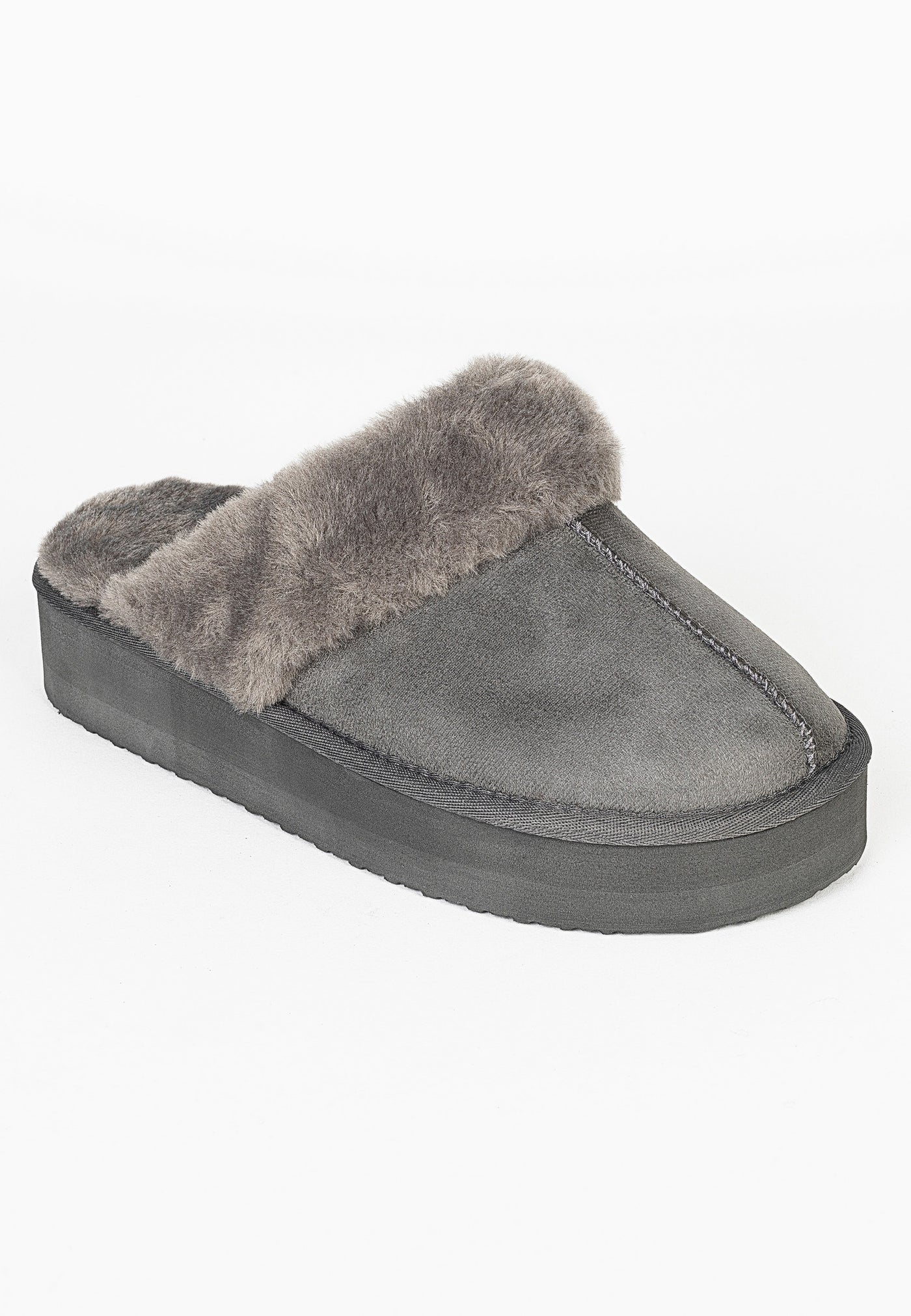 Chausson fourré Emilija anthracite de trois-quarts, plateforme grise sous le pied