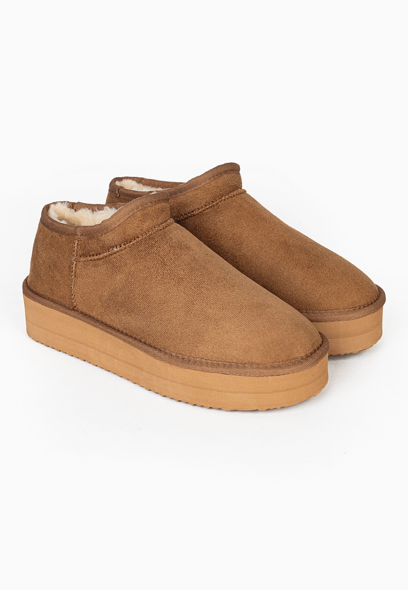 Paire de bottines fourrées Fiaza camel de trois-quarts, plateforme claire épaisse